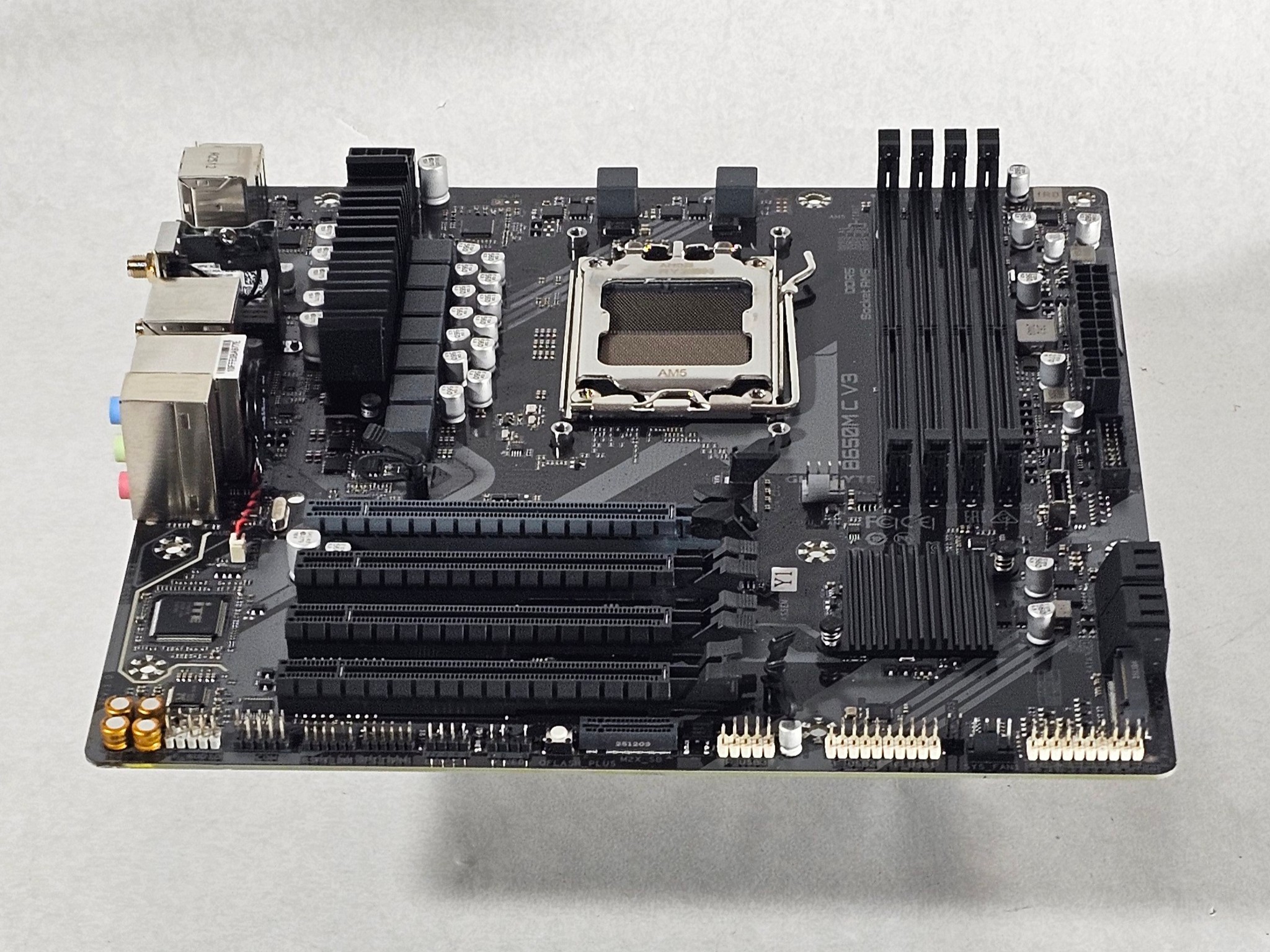 Gigabyte B650M C V3 AMD AM5 DDR5 mATX Motherboard