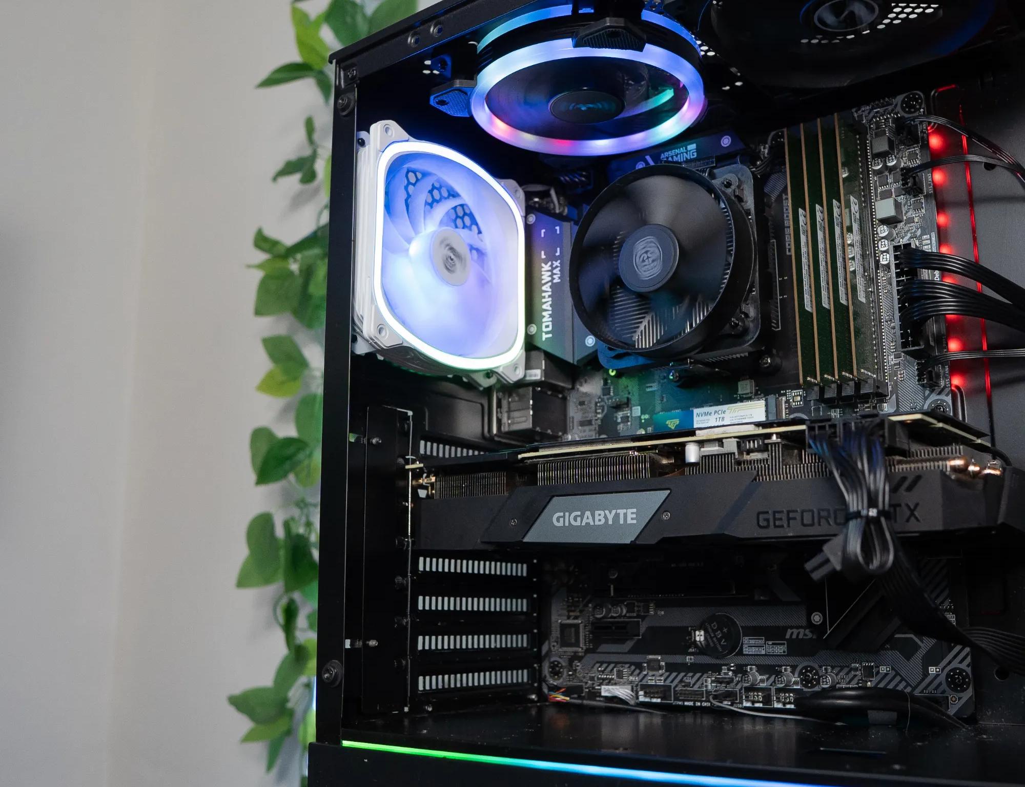 🍬🛸 | Gigabyte RTX 2080 SUPER 8GB | RYZEN 7 2700X | 32GB DDR4 RAM | 2.5TB | CyberPowerPC