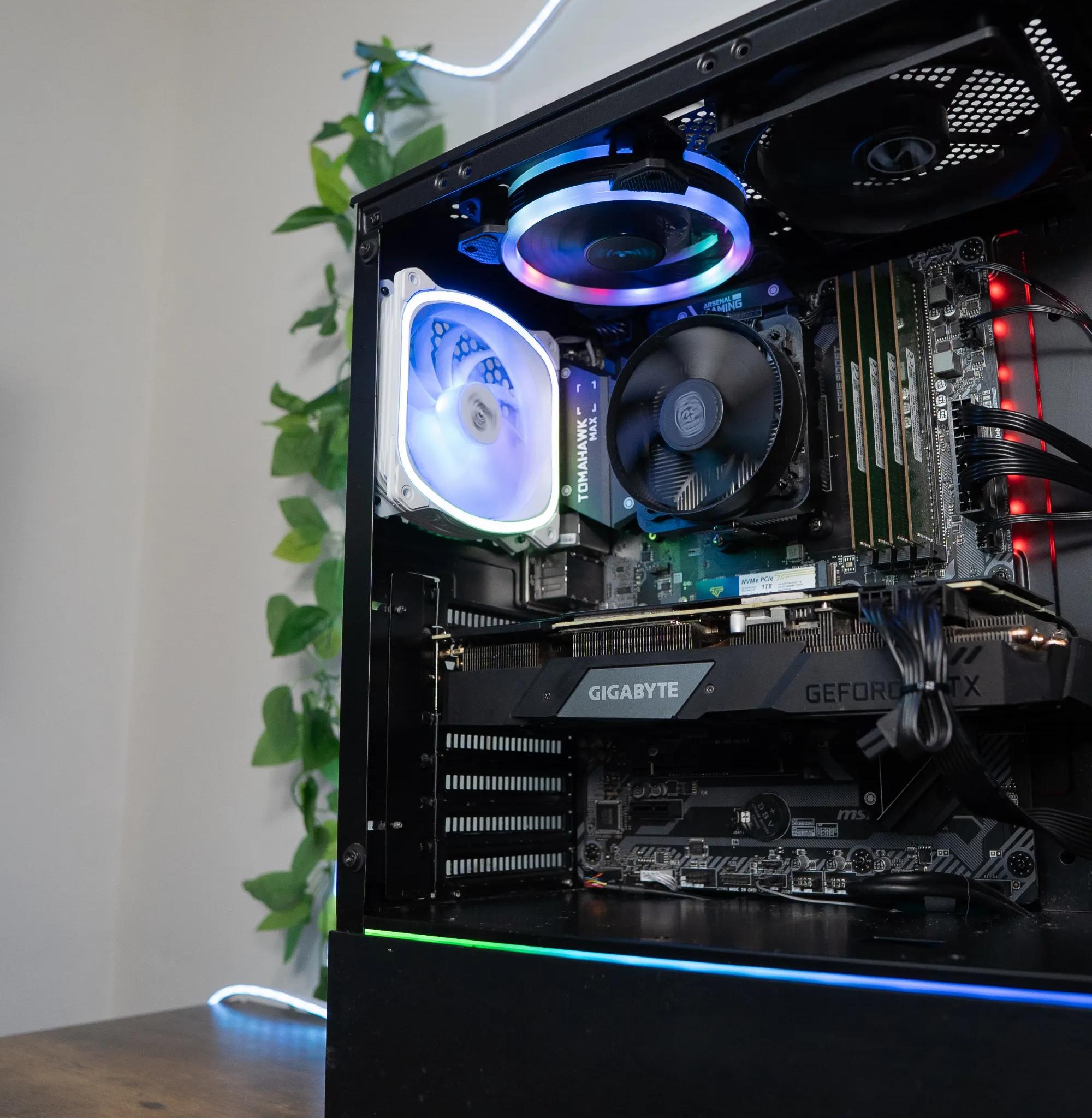 🍬🛸 | Gigabyte RTX 2080 SUPER 8GB | RYZEN 7 2700X | 32GB DDR4 RAM | 2.5TB | CyberPowerPC