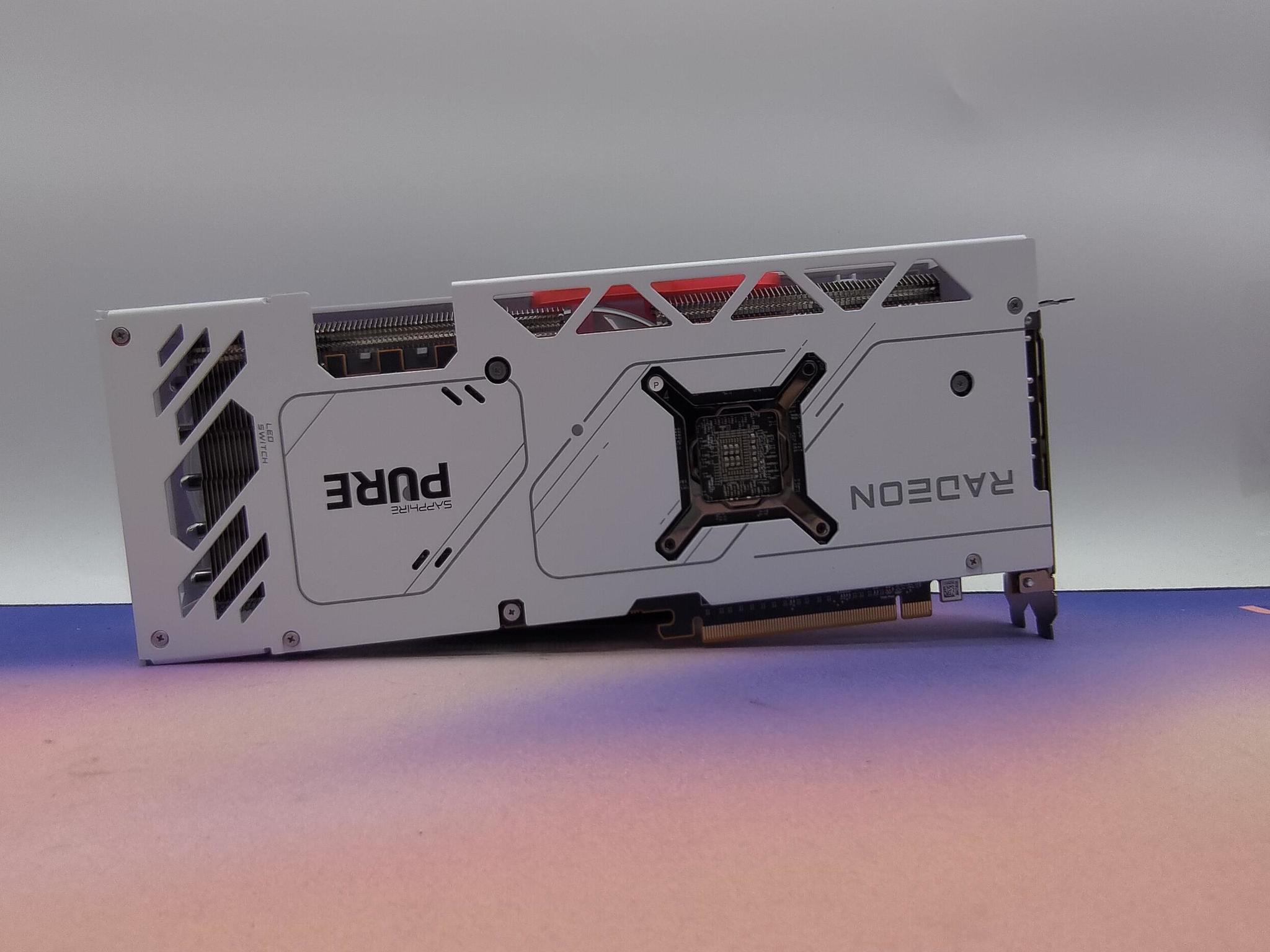 Sapphire Pure RX 7700XT