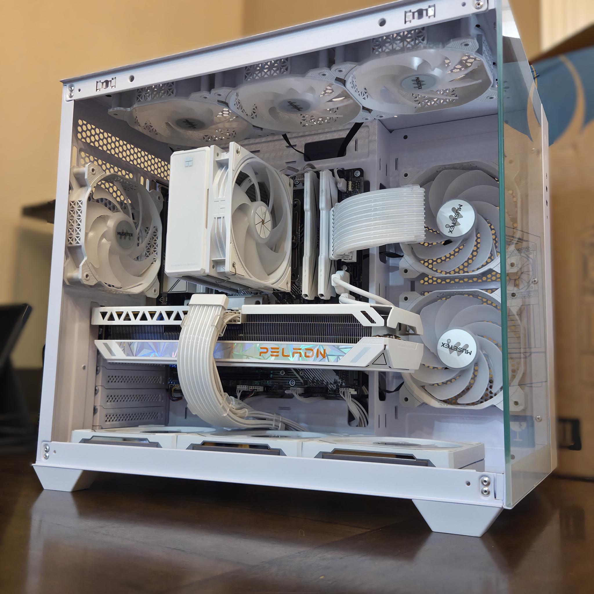 The Yeti! ❄️ – Ryzen 5 7500F • RTX 3070 Ti • 32GB DDR5 6000 • Temp Display • 1440p Gaming PC