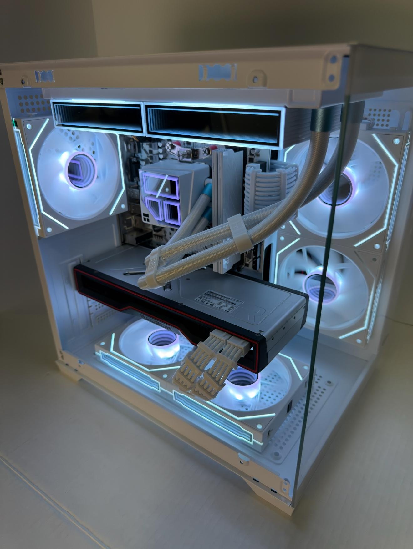 ⚪️WHITEOUT FURY⚪️ 1440p | RX 6800 16GB | RYZEN 5 5600X | 1TB M.2
