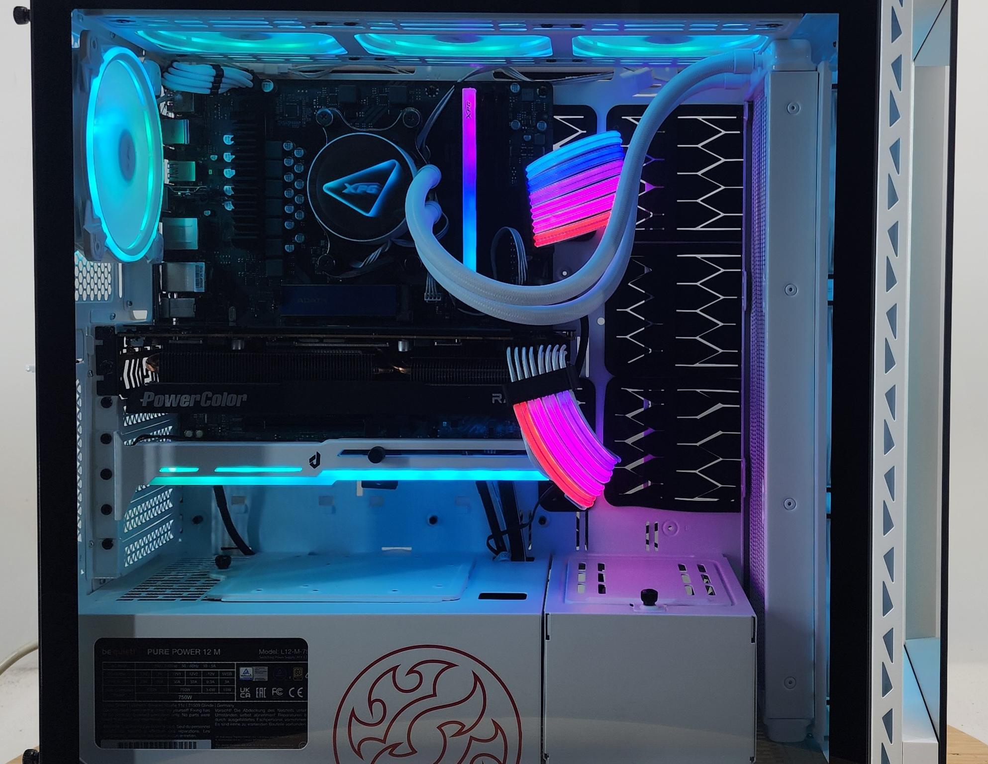 Gaming PC Ryzen 7 9700X 16GB RAM 1TB SSD RX 7800 XT 16GB Windows 11 Computer