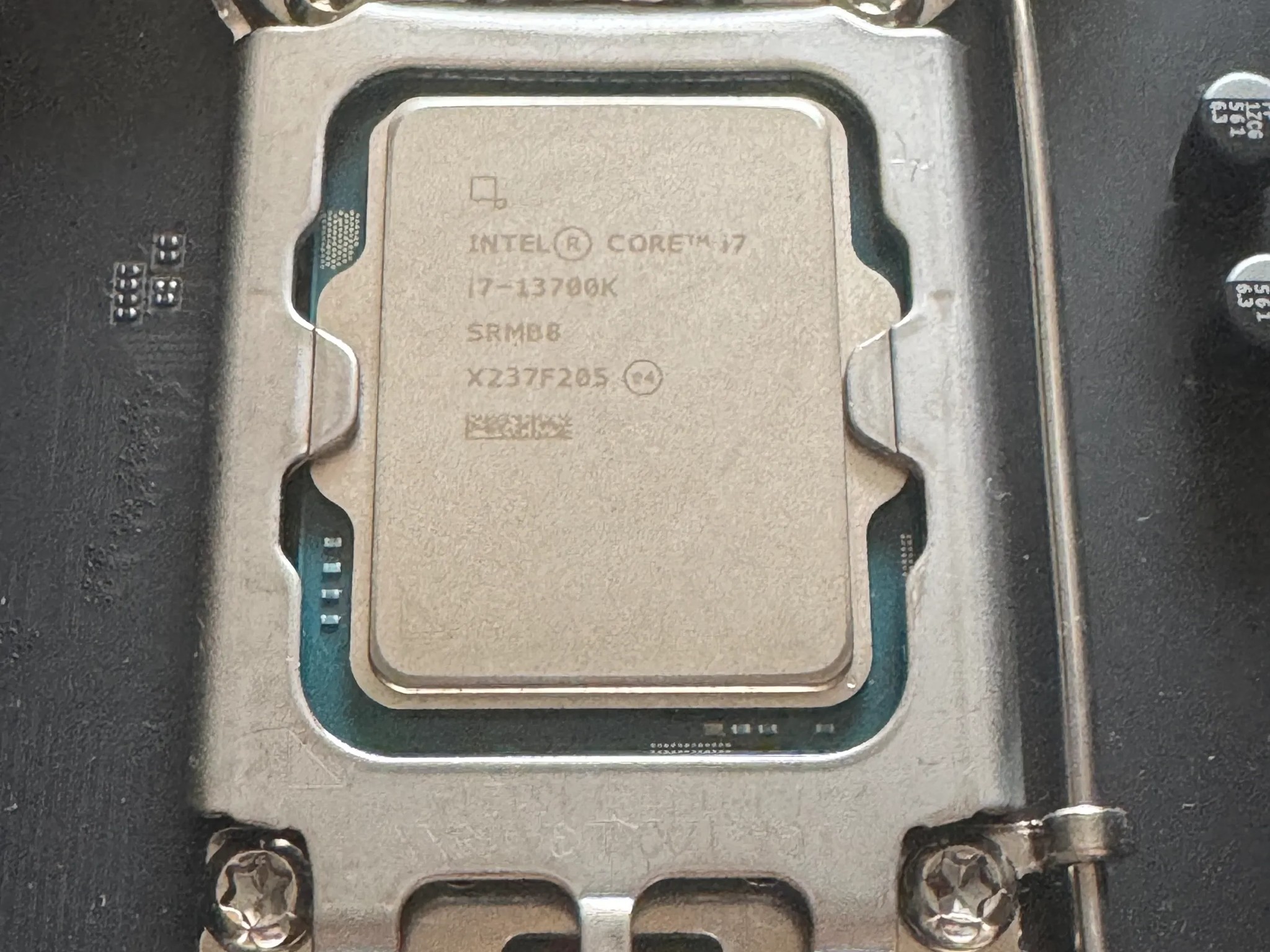 i7-13700K (Never had issues) + Z790 AORUS Elite AX DDR4 + 32GB DDR4