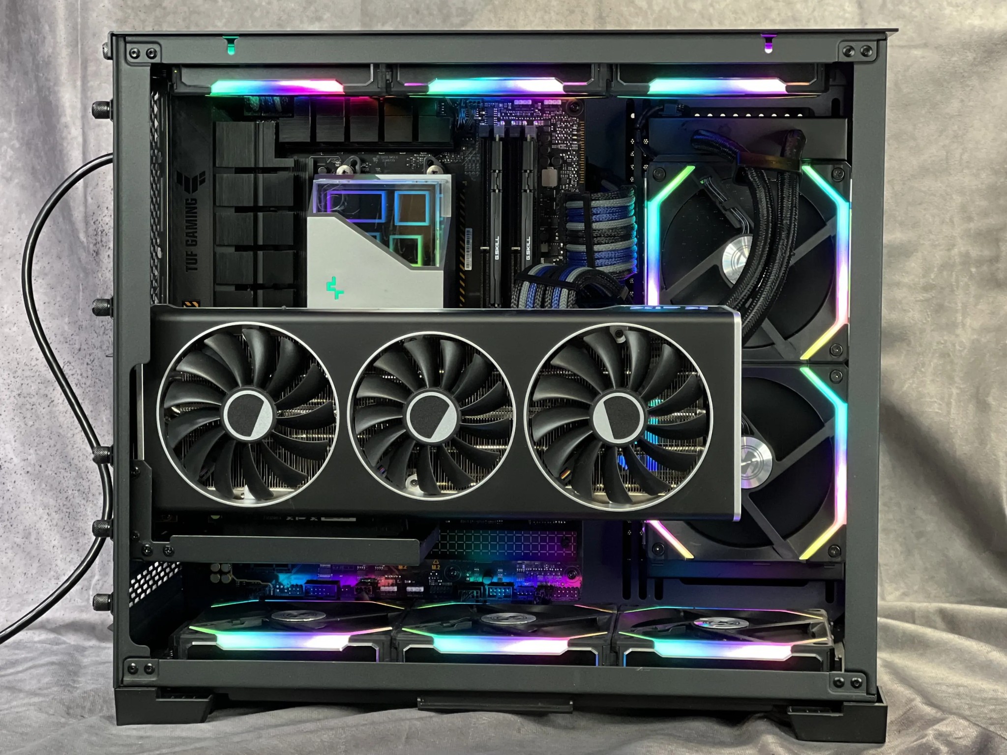 Custom Gaming PC - 7600X3D, 7800 XT, 32GB DDR5-6000, 1TB Gen 4 NVMe, full custom cables