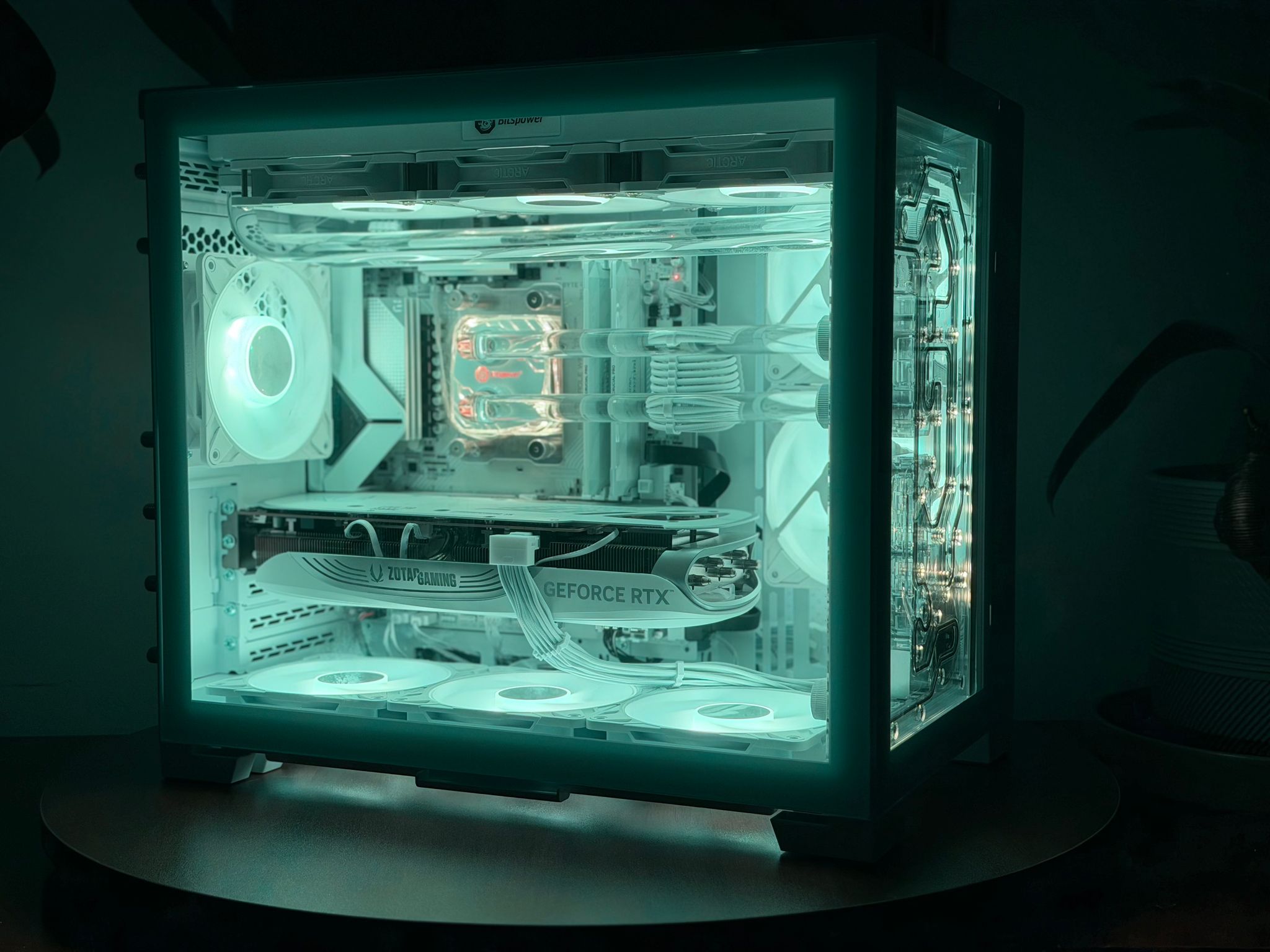 RTX 4080 | Ryzen 7 7800X3D | 32GB DDR5 | B850M | 2TB Gen4 SSD | 850W SFX Custom Loop