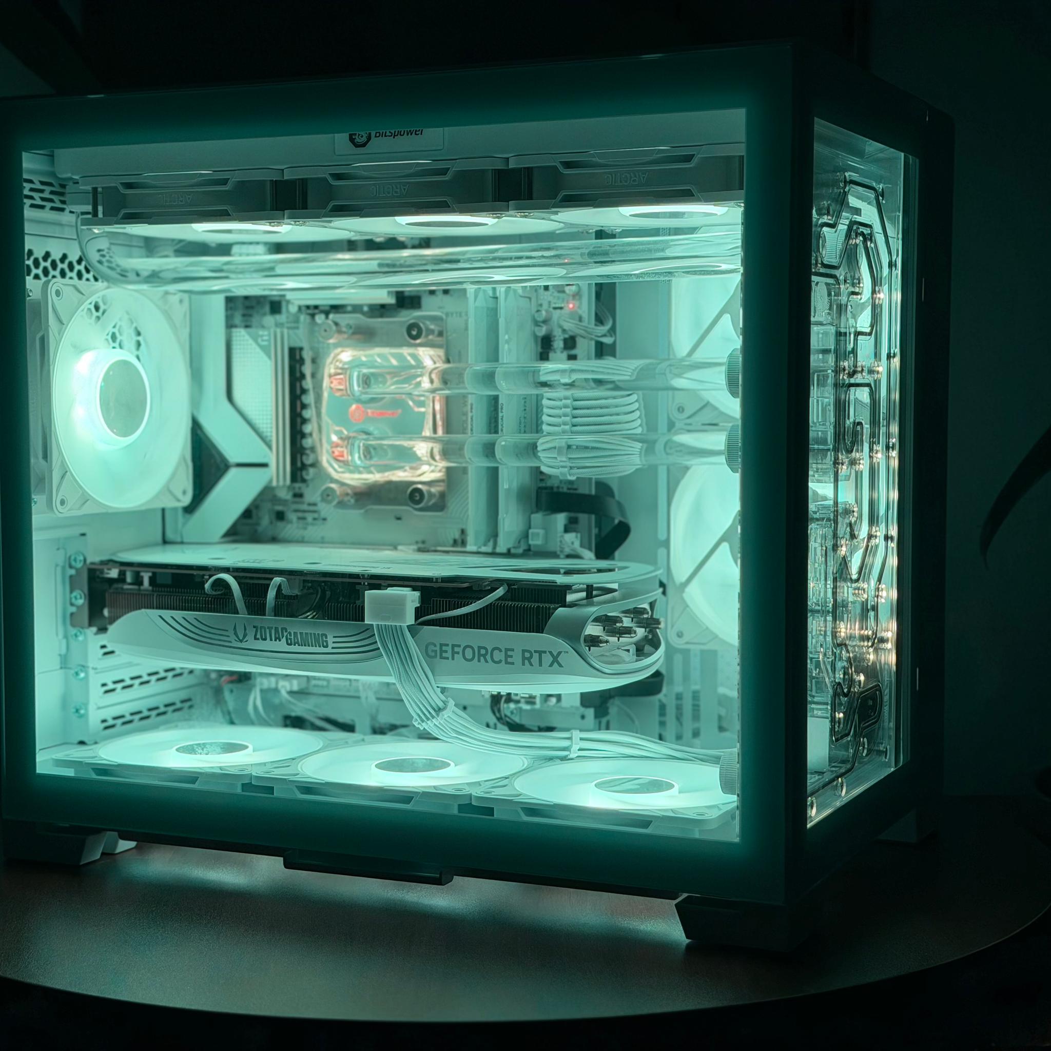 RTX 4080 | Ryzen 7 7800X3D | 32GB DDR5 | B850M | 2TB Gen4 SSD | 850W SFX Custom Loop