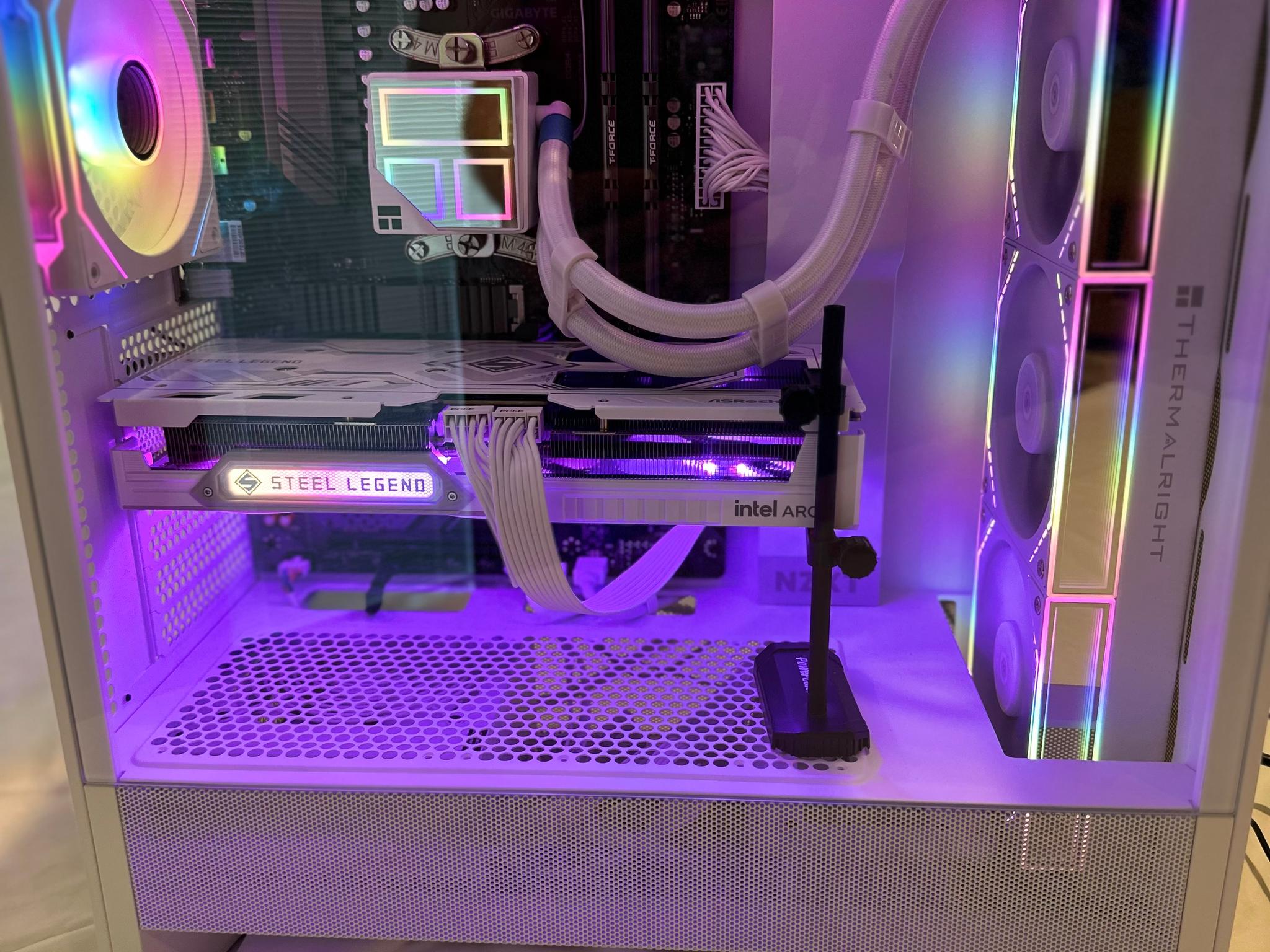 R7 5700X3D / ASRock Steel Legend OC Edition (Intel) ARC B580 12GB - Mid Tower Gaming PC