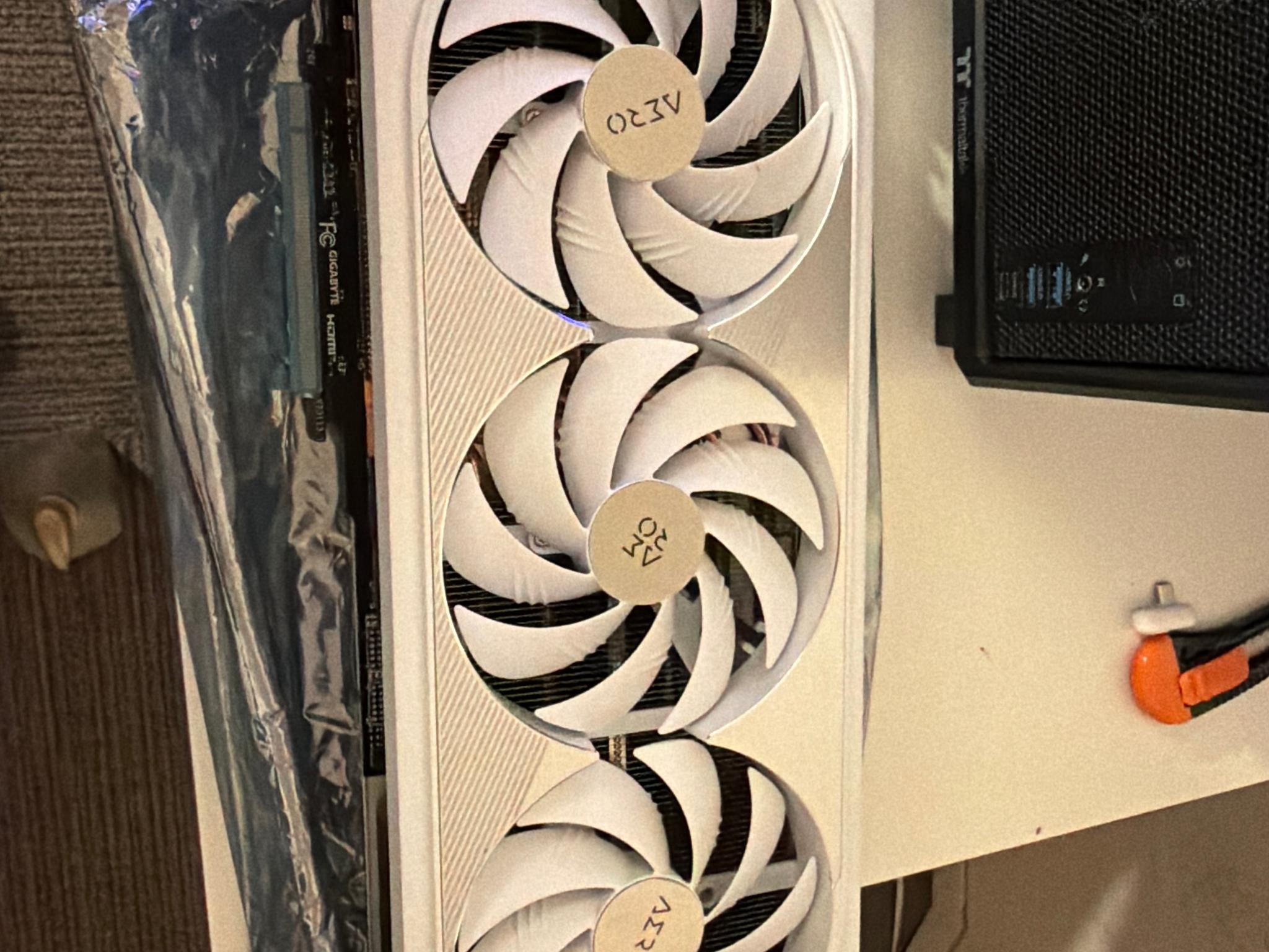 GIGABYTE AERO OC GeForce RTX 4080 SUPER - Image 3
