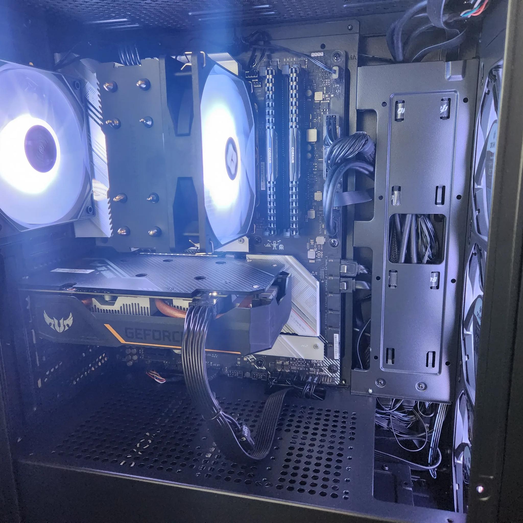 BLACK AND WHITE! 1660 SUPER Intro Gamer/ creator pc!