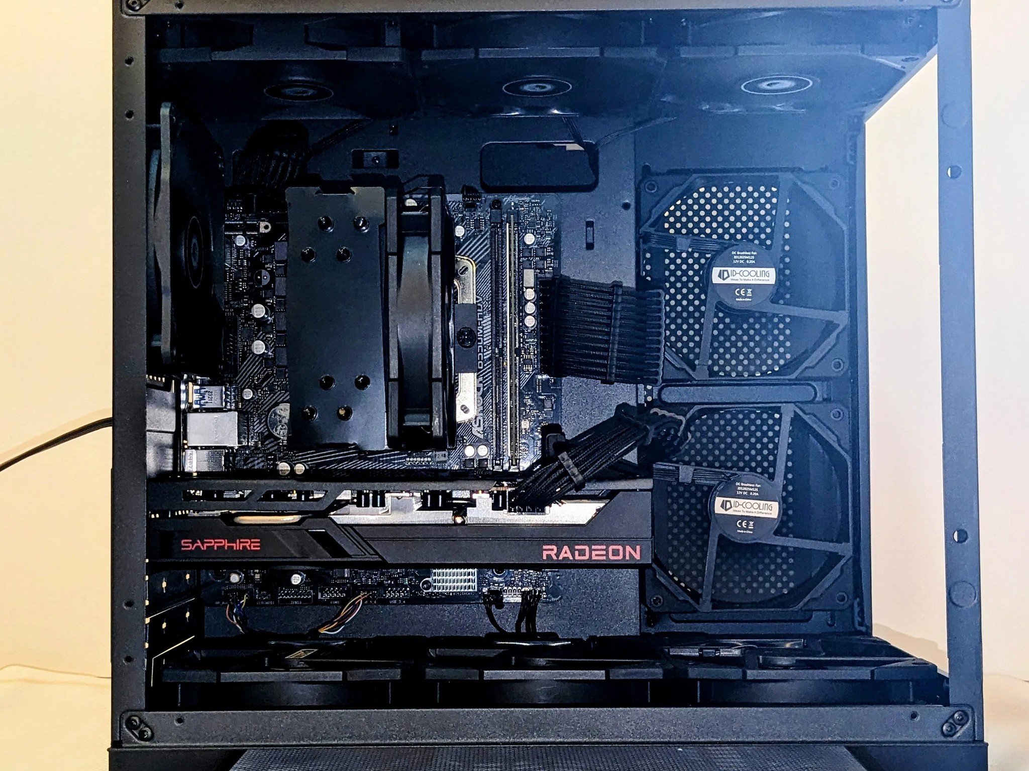 All Black Custom Gaming PC⚫️RX 6600XT ⚫️ Ryzen 5 3600X@4.5GHz⚫️ 16GB RAM ⚫️ 1TB NVMe ⚫️ Windows 11