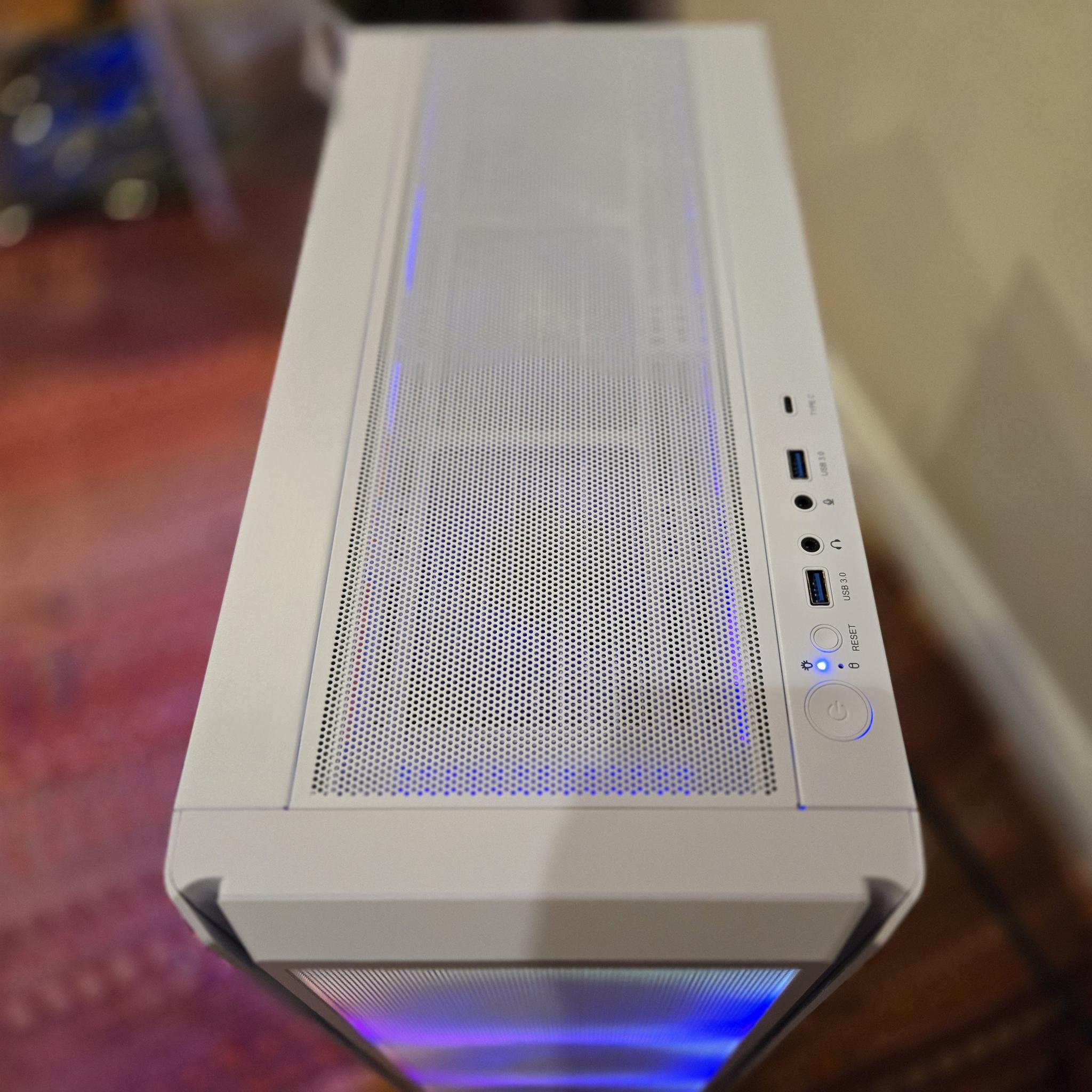 Merlin I / 3700X/2080Ti White/Black Gaming PC