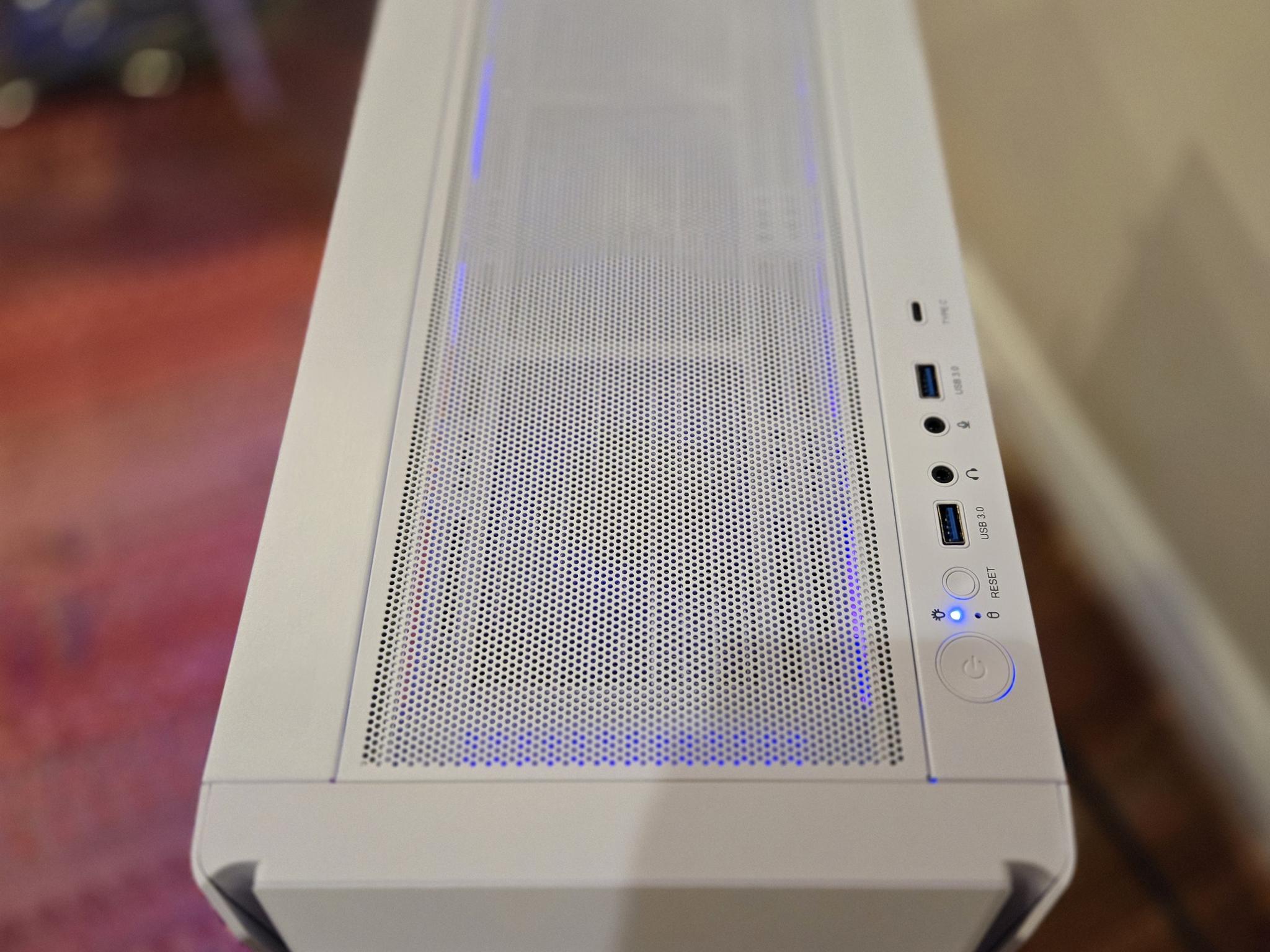 Merlin I / 3700X/2080Ti White/Black Gaming PC