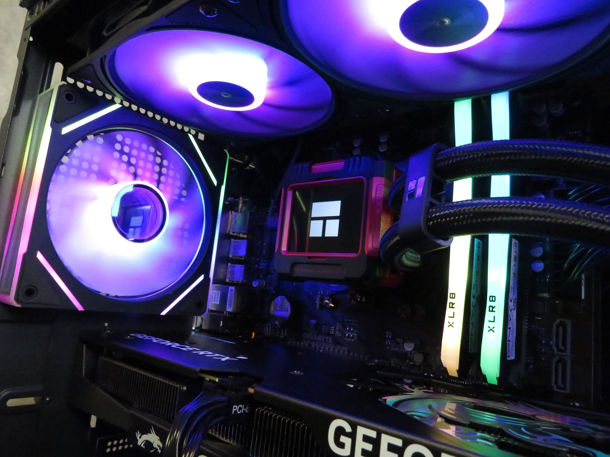 Beautiful 1440p Gaming + Productivity! Ryzen 7 5800XT + RTX 5060 + 32 GB DDR4 + 1 TB NVME