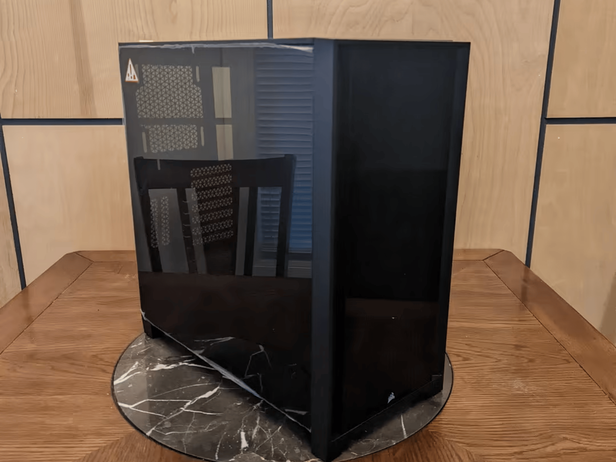 Open Box Corsair 4000X RGB Smart Case - light damage