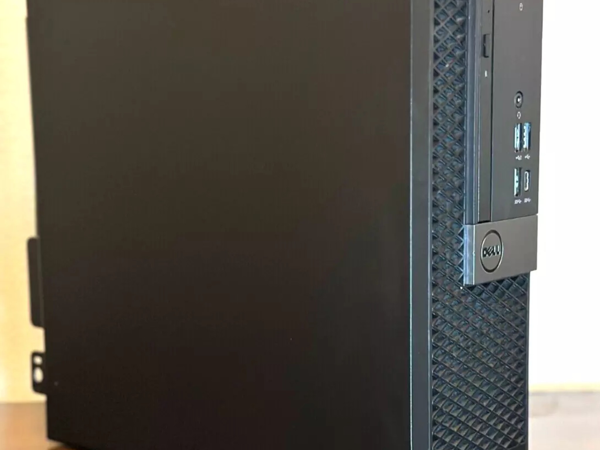 Dell Optiplex 7050 SFF i5-7500 Includes RAM SSD GPU WIFI DVD-RW Windows 10 Pro