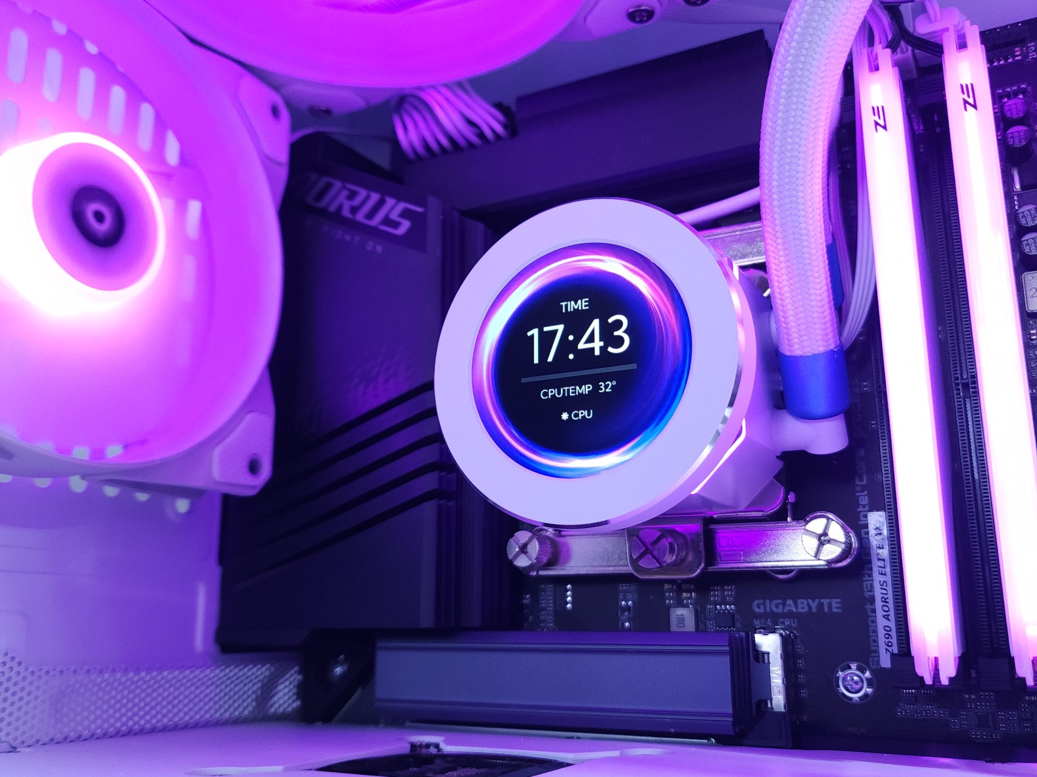💜🤍RTX 4090 | i9 13900K | 32GB 6000MHz | 6TB NVMe + SSD*
