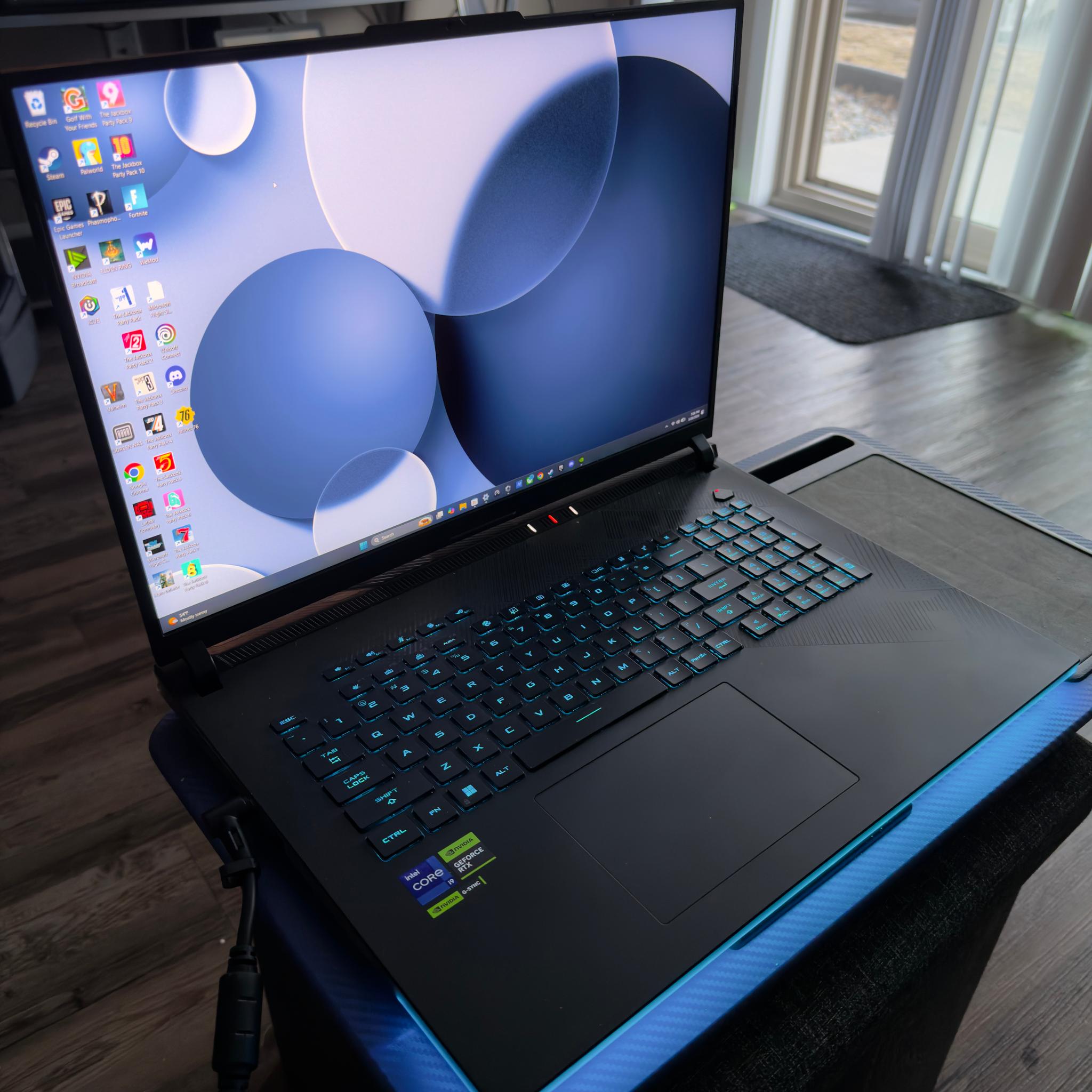 ASUS Strix Scar G834JZR-XS96 (18” Gaming Laptop)