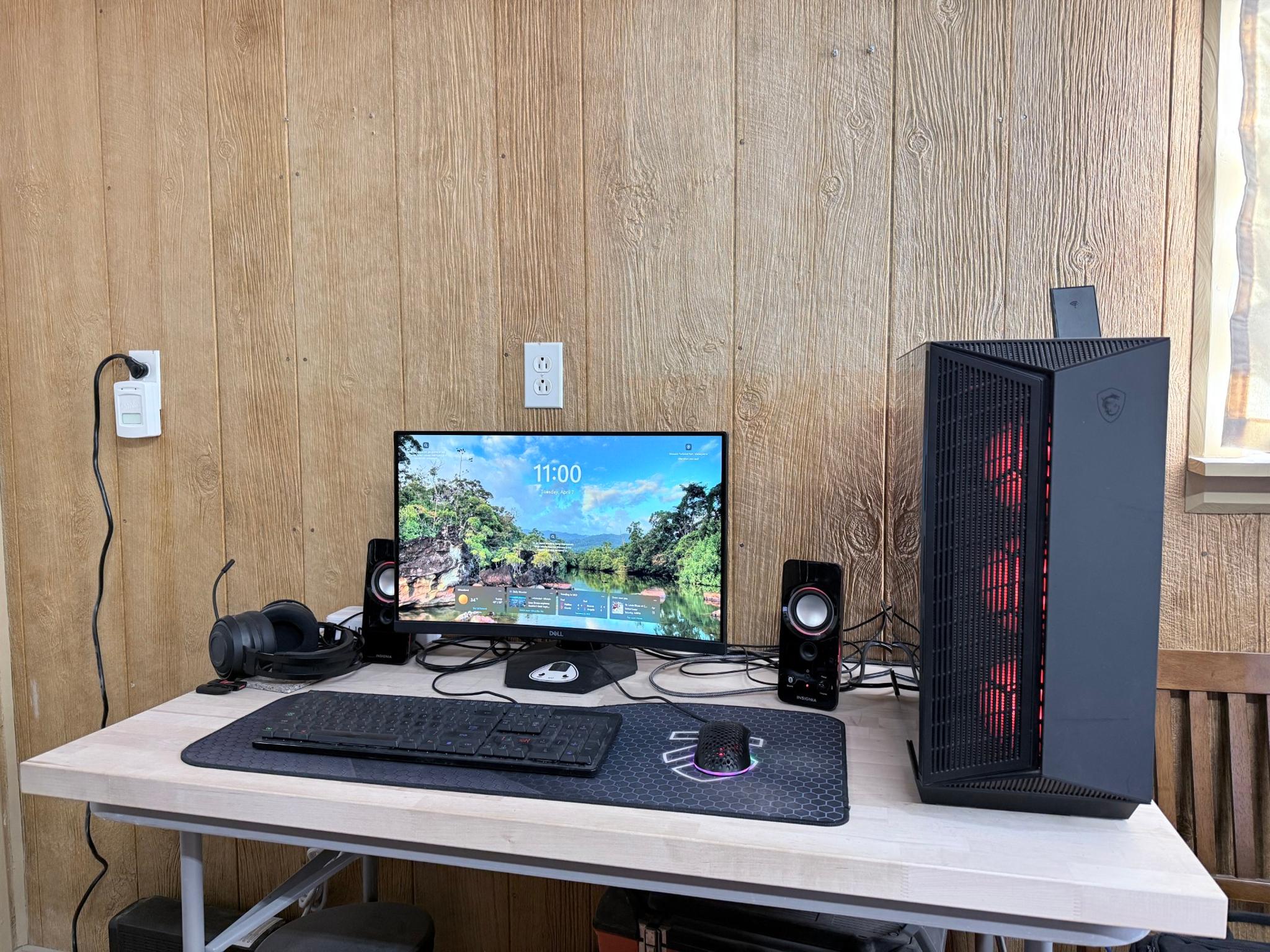 AMD Ryzen 7700X, Radeon RX 6700 XT 12GB, 32GB 6000 MT/s, 1TB, WiFi - Ready to WORK or GAME!