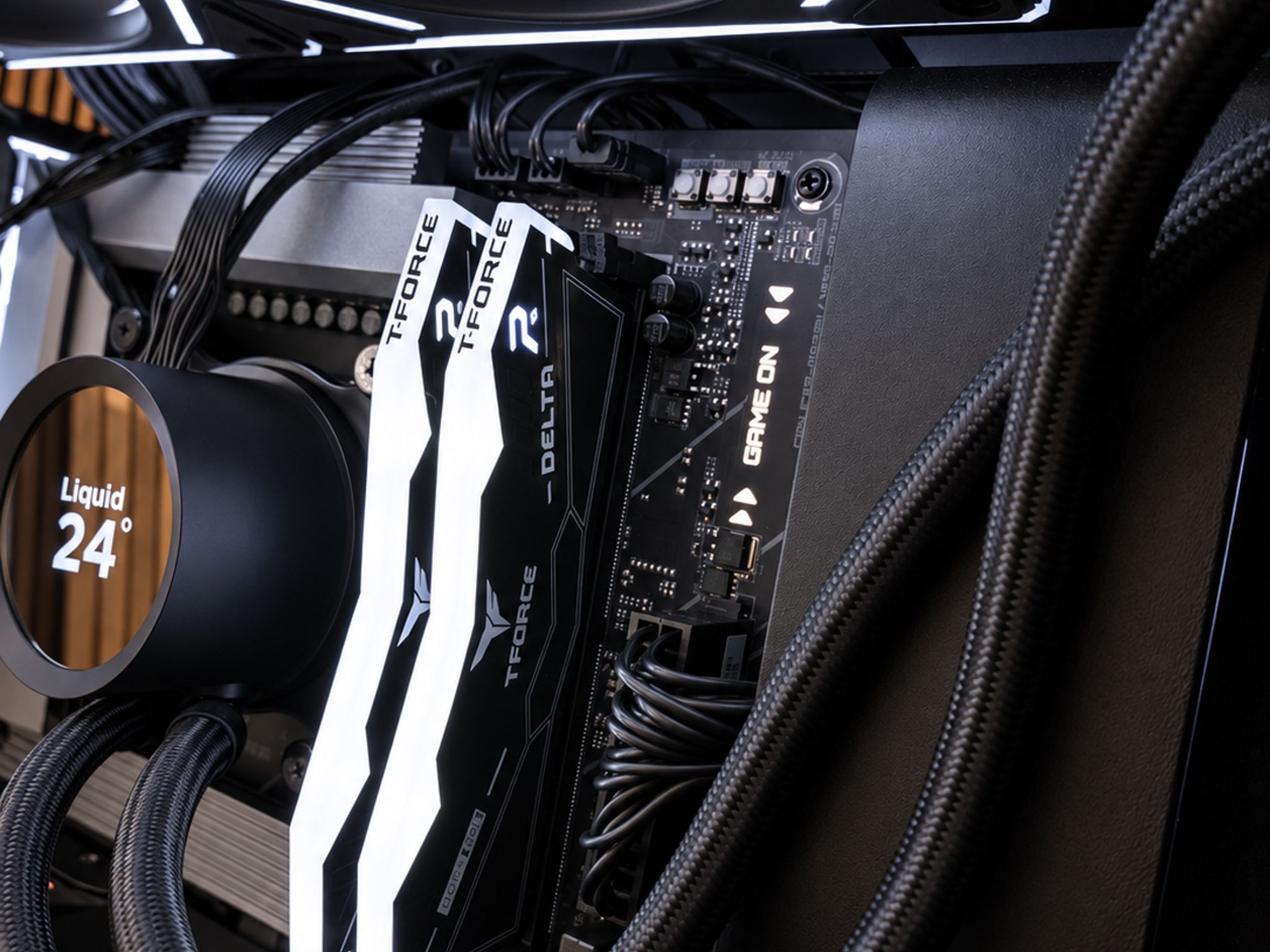 RX 9070XT 16GB |  INTEL 270K Plus | 32GB DDR5 | NVME | WIFI 7 | Windows 11 | LCD | GOLD PSU