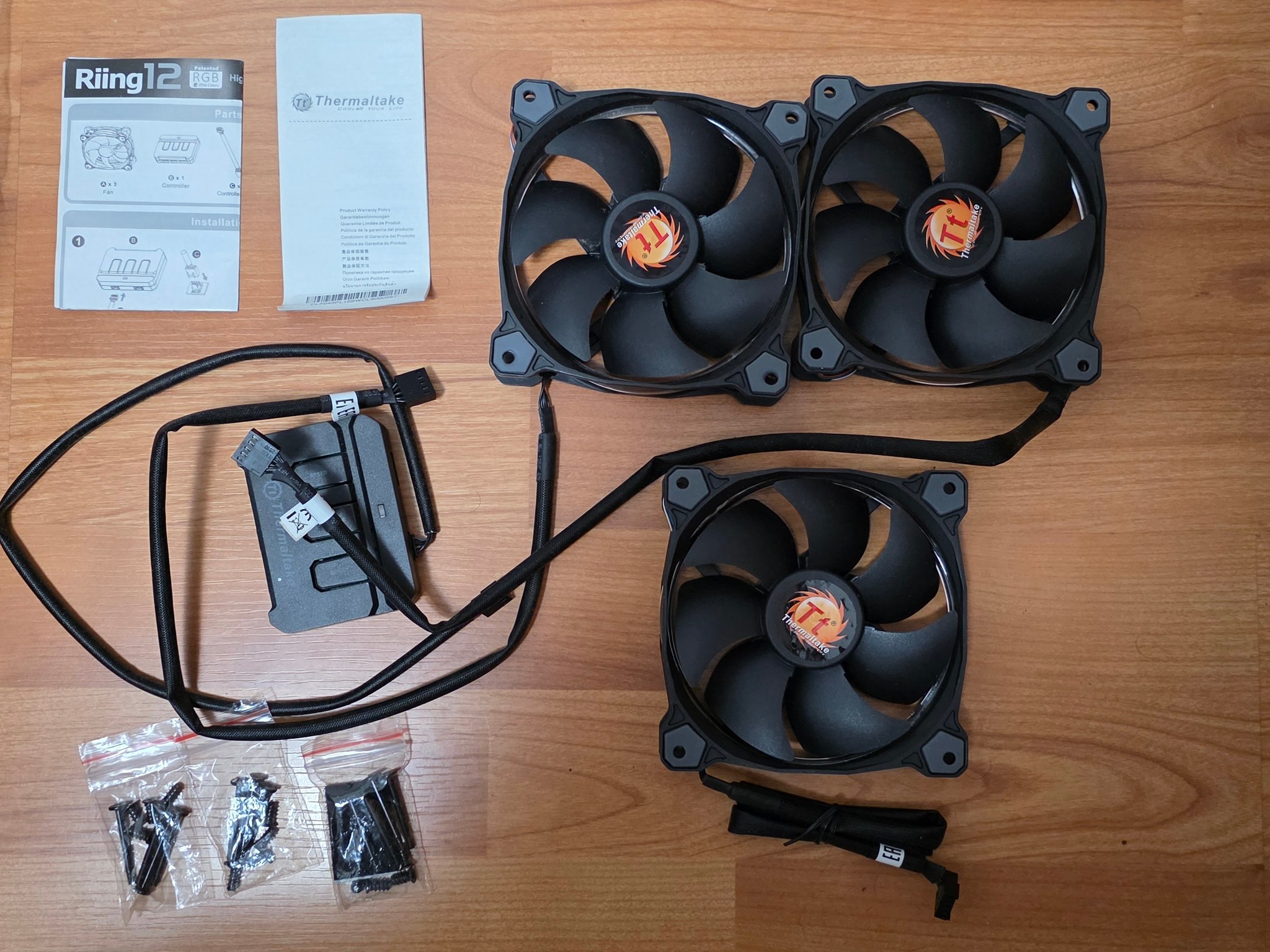 Thermaltake Riing 12 3x 120mm RGB fan kit with controller hub (CL-F042-PL12SW)