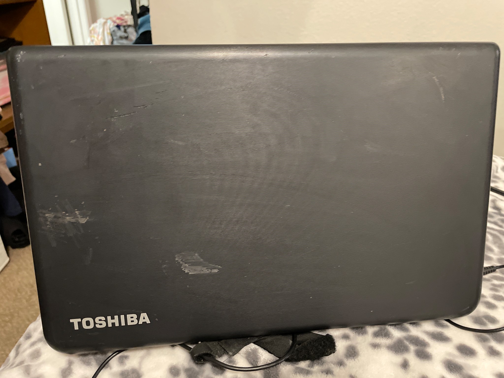 Toshiba satellite c55t-a5123 laptop