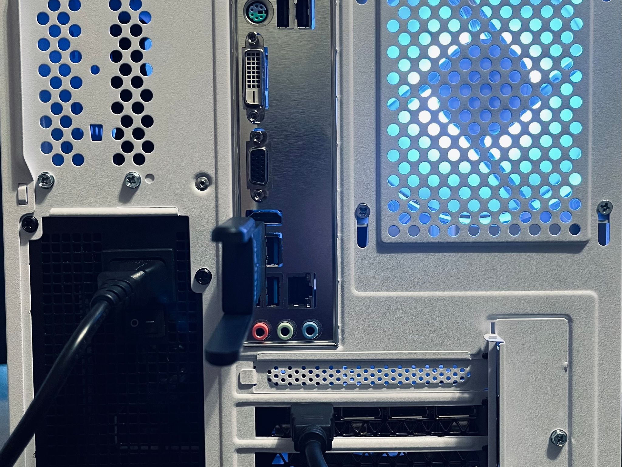 ESports Gaming PC |RTX 3060 12GB // Ryzen 5 3600 // 16GB DDR4|