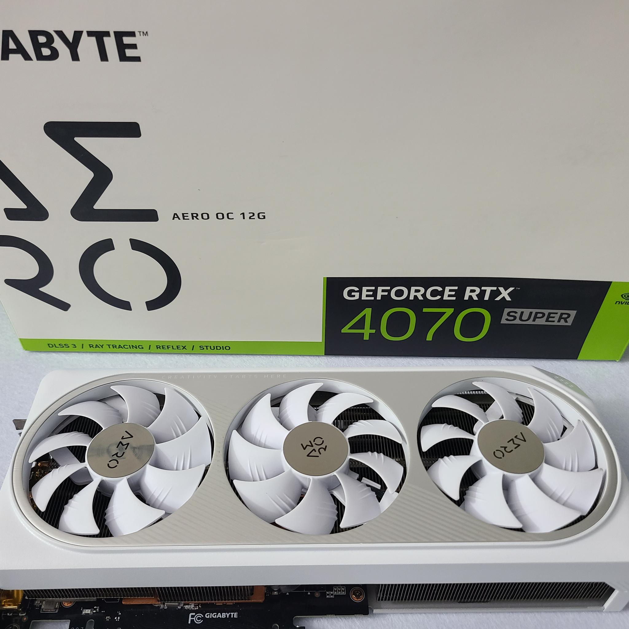 GIGABYTE AERO OC GeForce RTX 4070 SUPER (White)