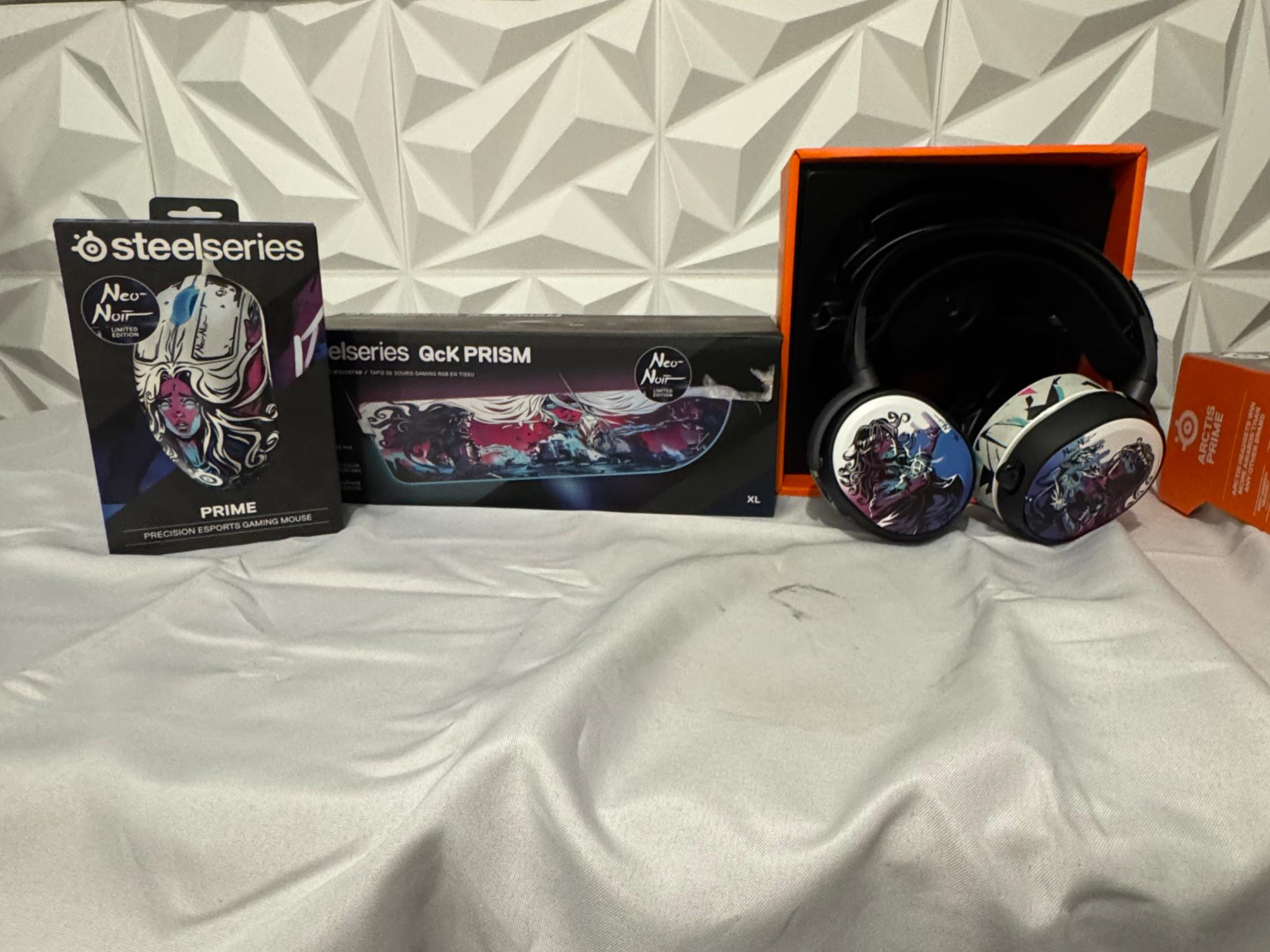 Complete limited edition Steel Series Neo Noir collection.