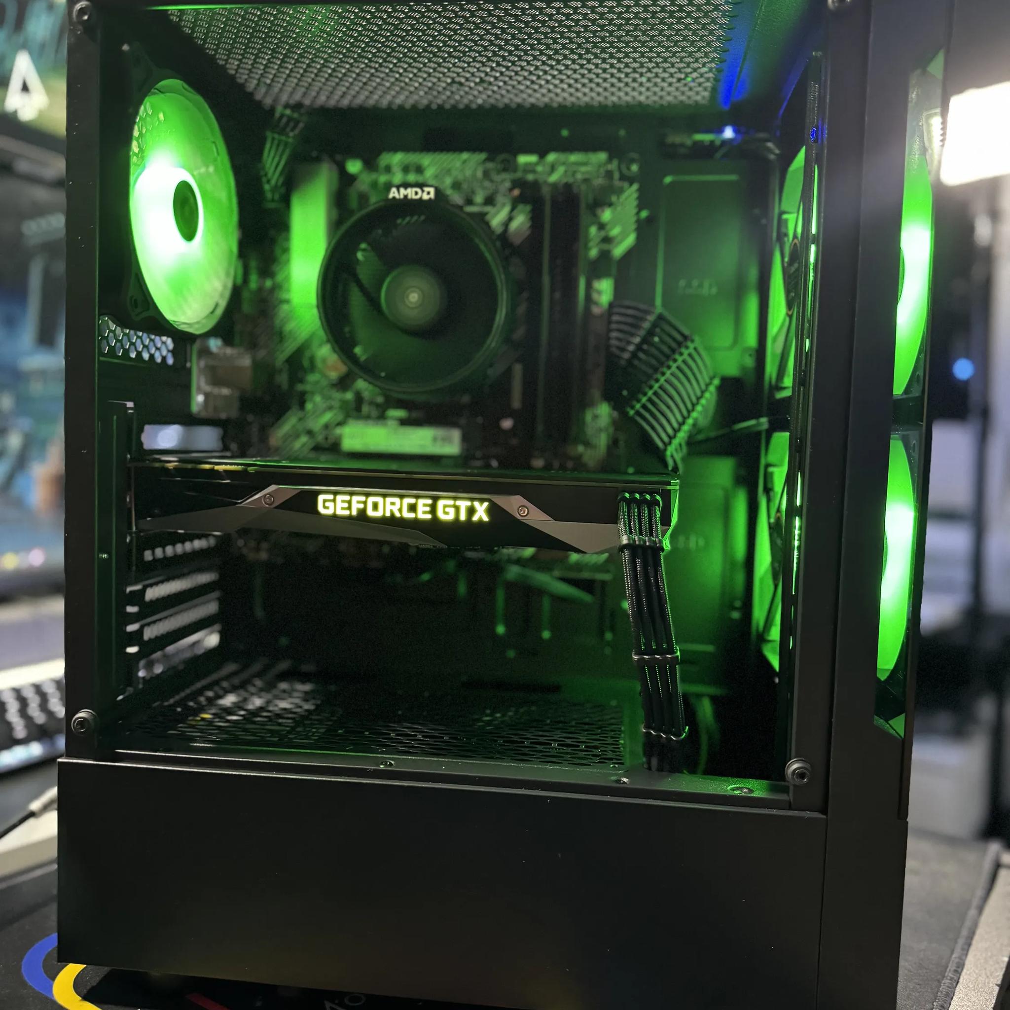 RGB Gaming PC - GTX 1070 - Ryzen 7 1700 - 16GB DDR4 - 500GB SSD