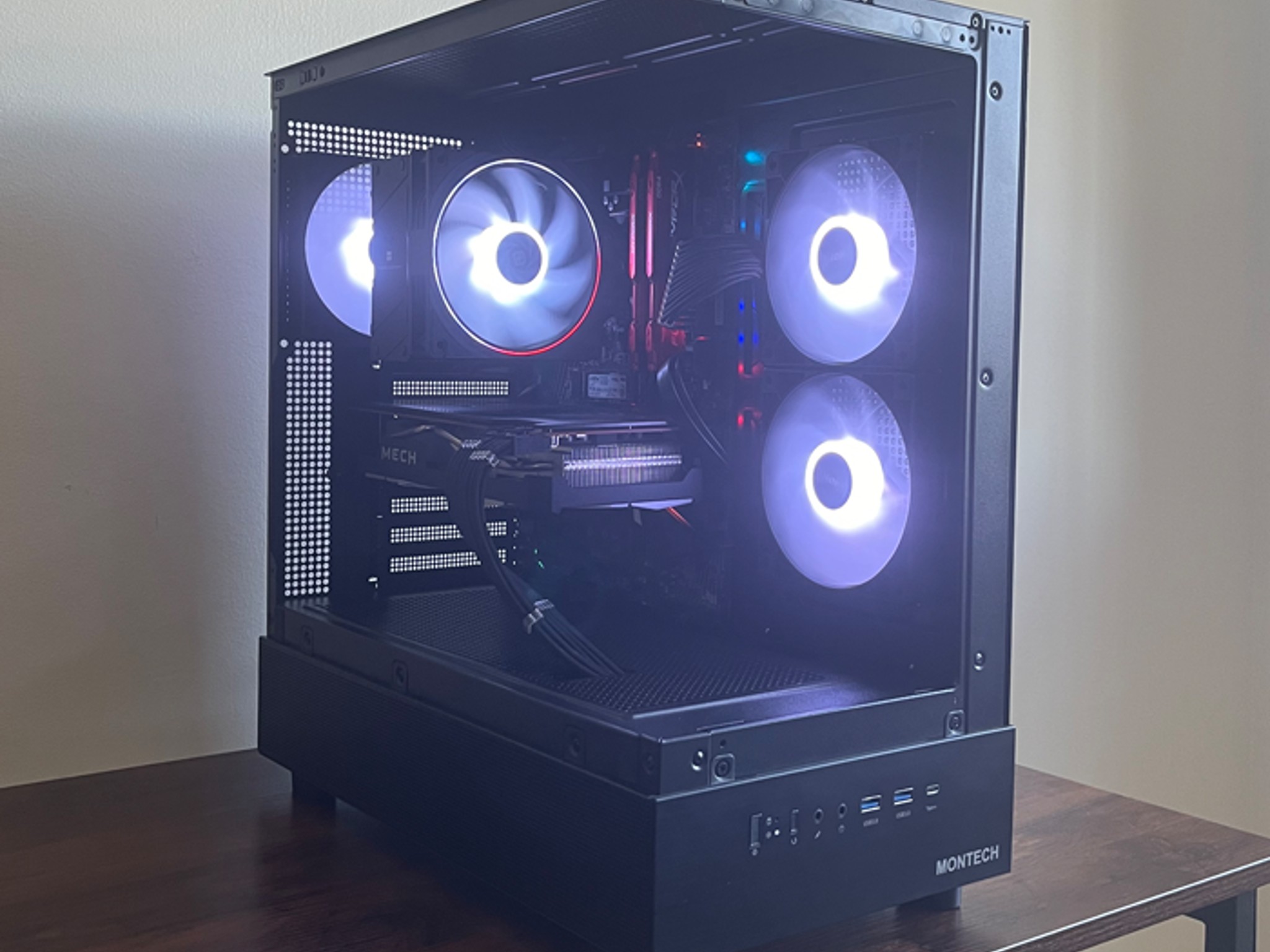 Obsidian Core - 6700XT - I7 8700k - 32GB - 512GB SSD