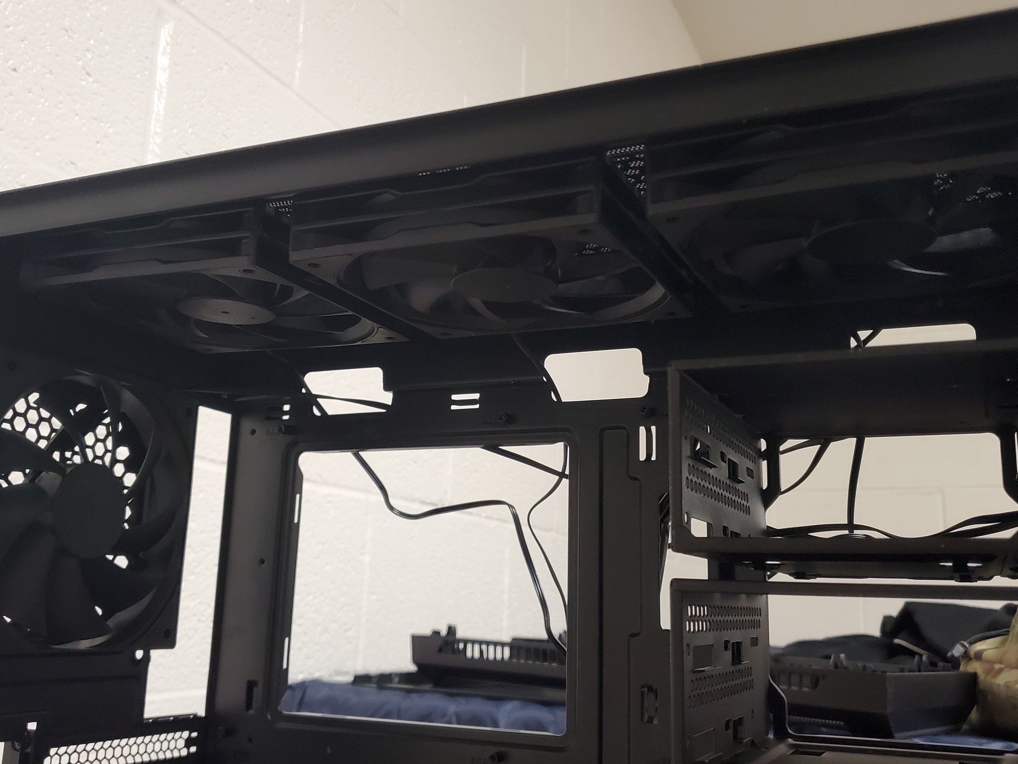 DARKROCK Classico MAX Storage Master