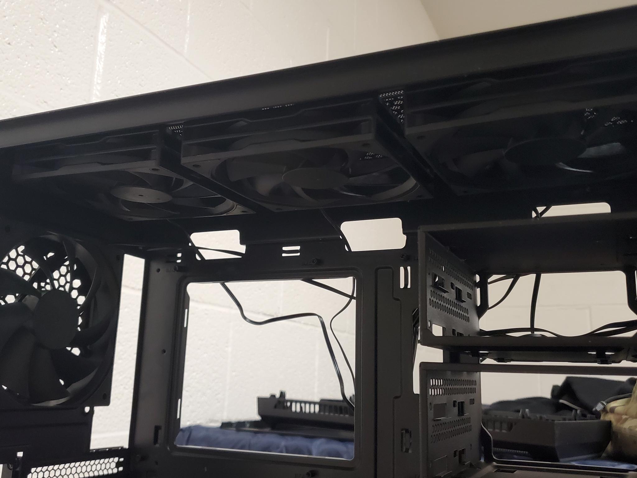 DARKROCK Classico MAX Storage Master