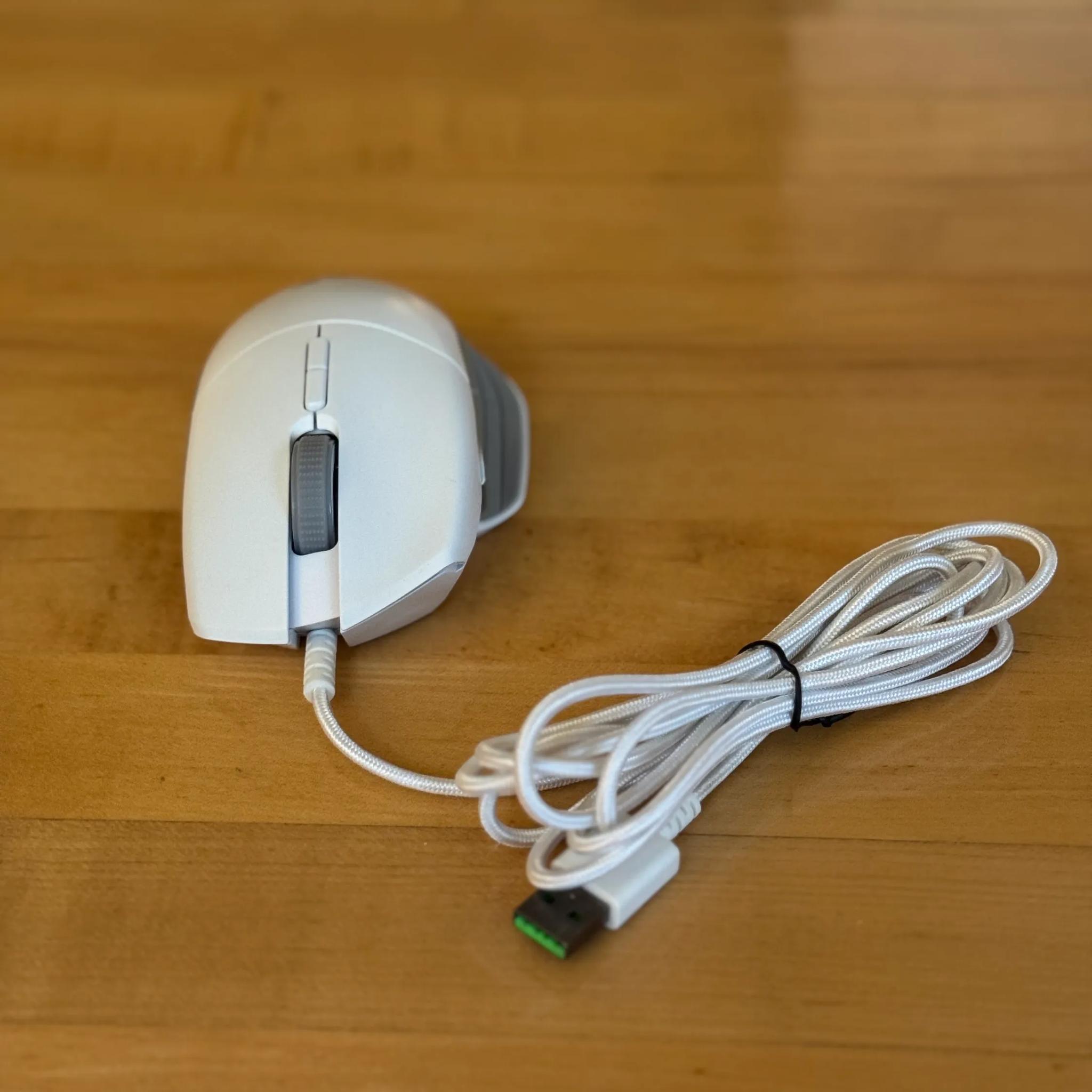 Razer Basilisk Gaming Mouse: 16,000 DPI Optical Sensor - Chroma RGB Lighting (White)