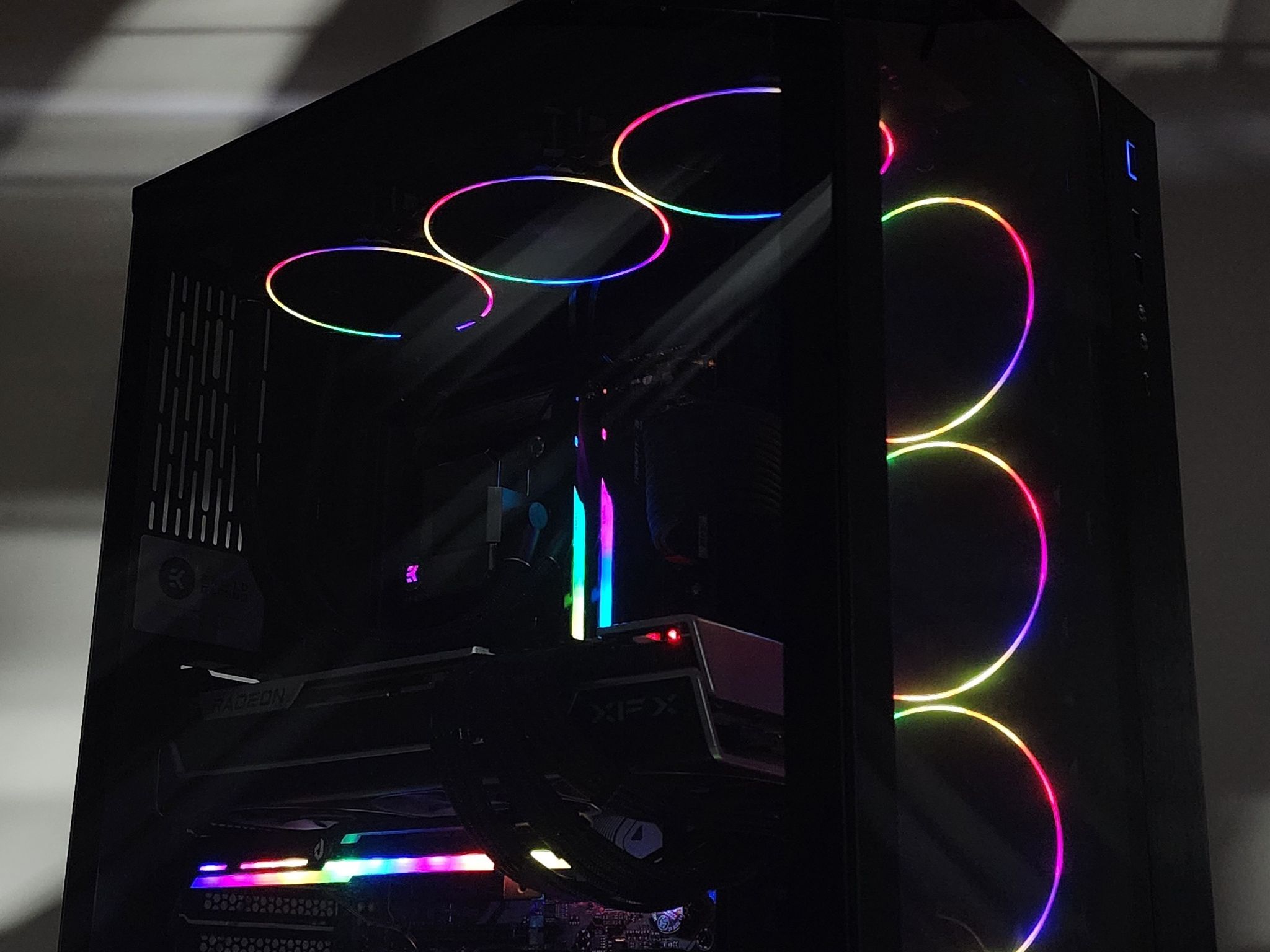 Gaming PC Ryzen 7 7800X3D 64GB RAM 2TB SSD RX 7900 XTX 24GB Windows 11 PC