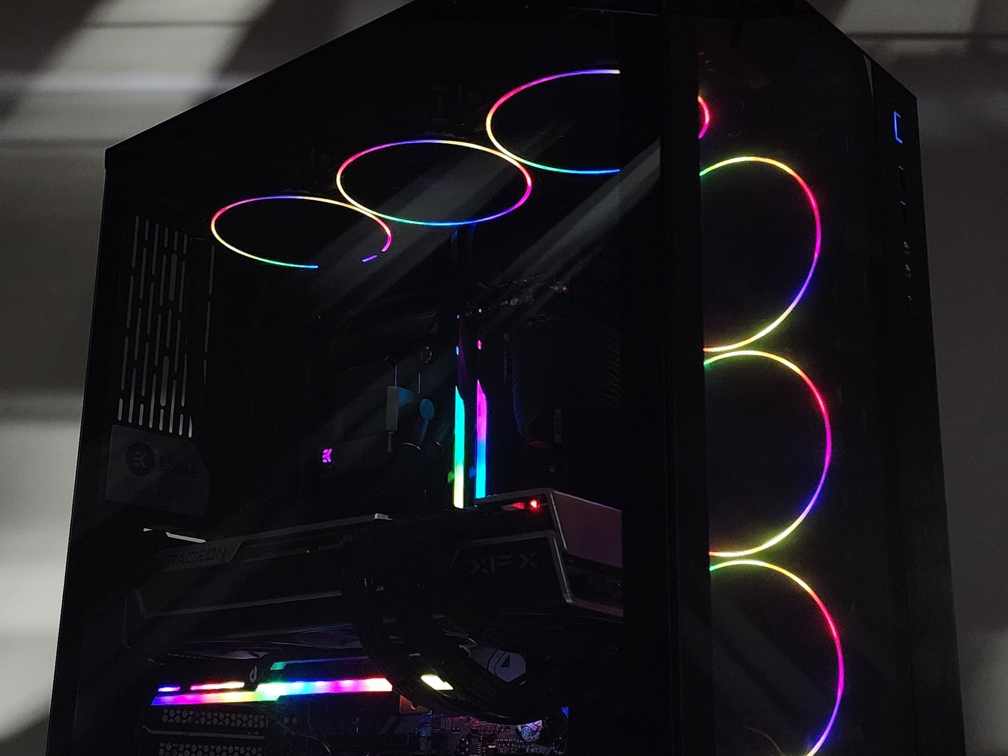 Gaming PC Ryzen 7 7800X3D 64GB RAM 2TB SSD RX 7900 XTX 24GB Windows 11 PC
