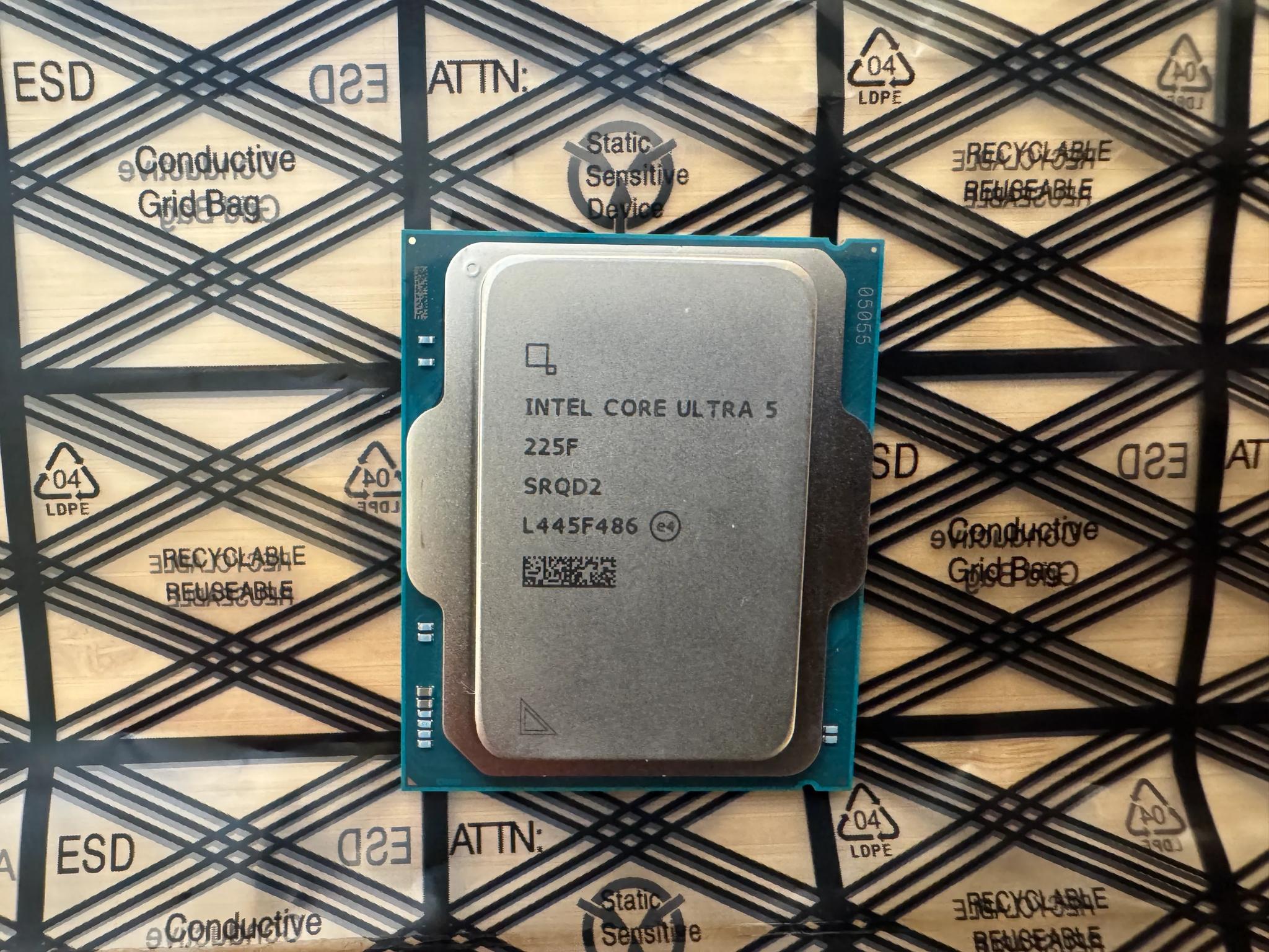 Intel® Core™ Ultra 5 Desktop Processor 225F 10 cores (6 P-cores + 4 E-cores) up to 4.9 GHz