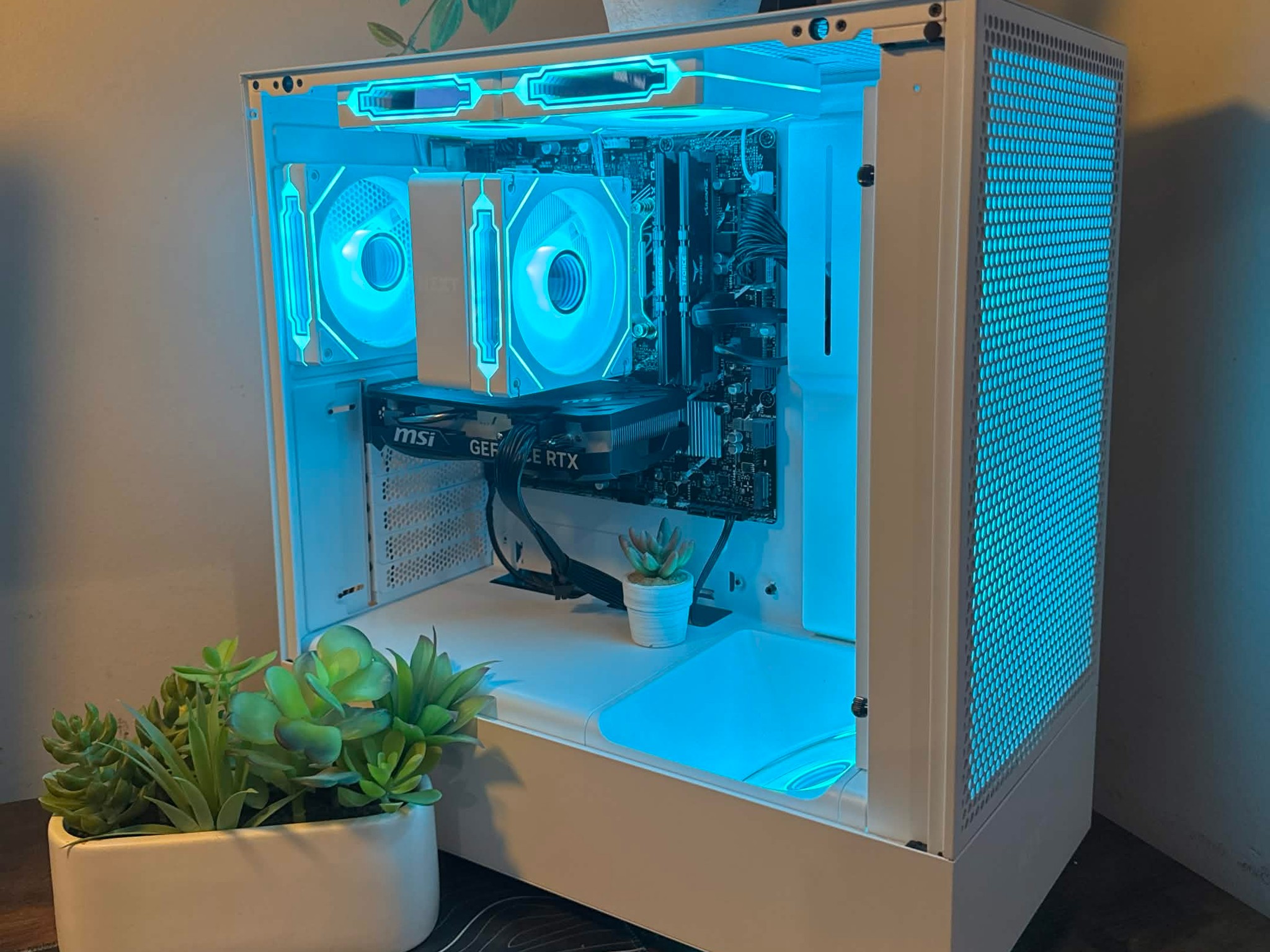 White/Black "Panda" Mid Range PC - i5 12400F | RTX 4060 | 16GB DDR4 3200 | BT & Wifi