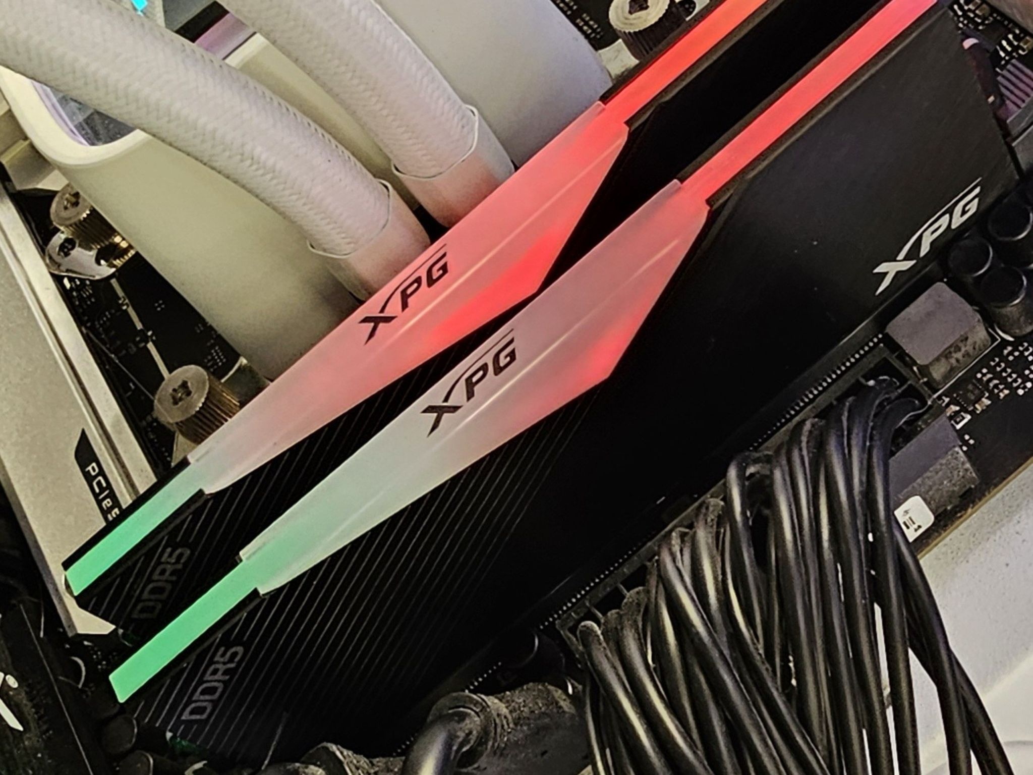 32GB DDR5 (2x16GB) CL40 6000MT/s ADATA XPG