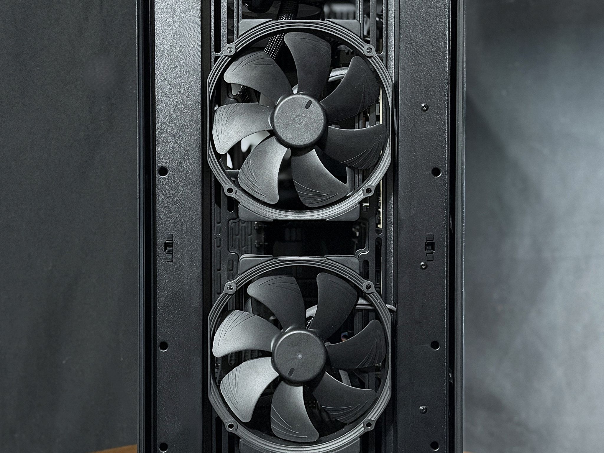 Custom Gaming PC - 9800X3D | RX 9070 XT | 32GB DDR5-6000 | 1TB Gen 4 NVMe