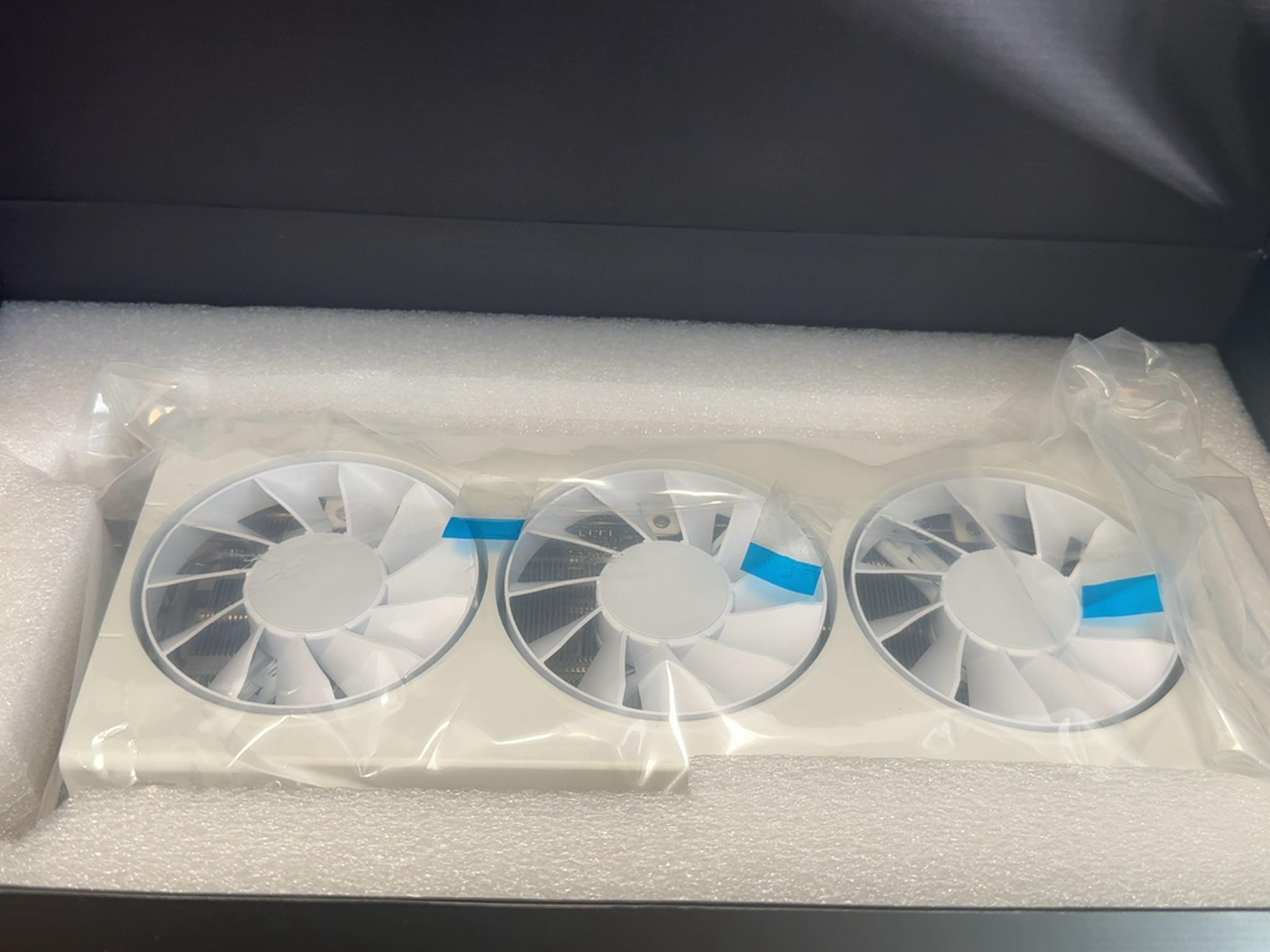 🔥 XFX RX 9060 XT SWIFT White OC – 16GB GDDR6 Triple Fan GPU (Great Condition)