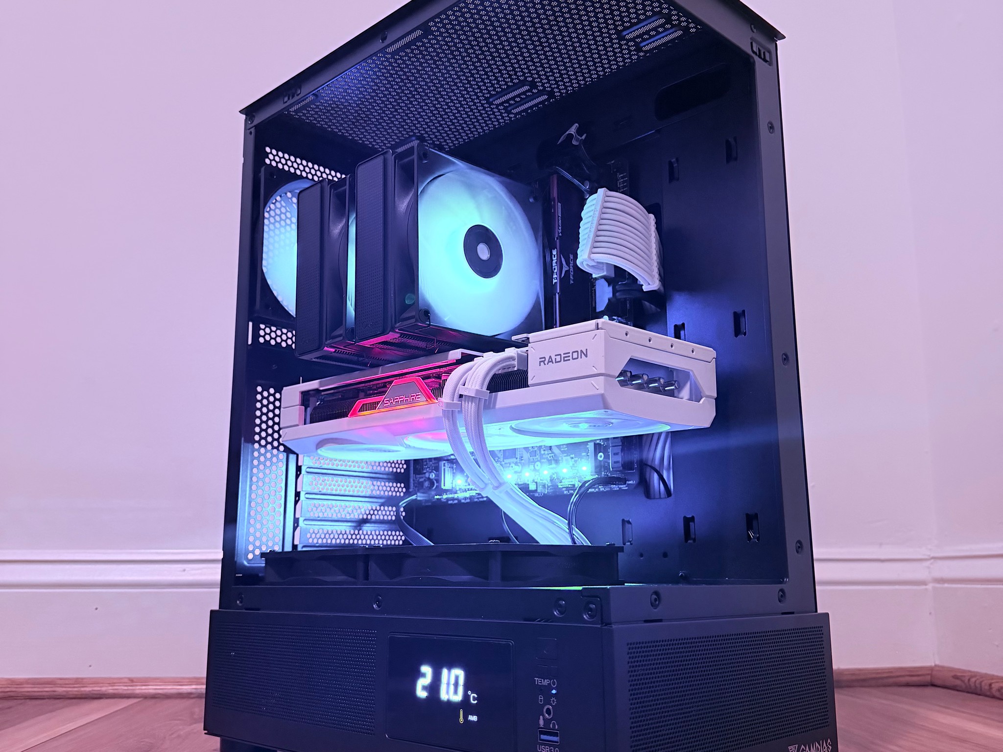 ❄️"Polar Nova"❄️| 1440p/4k Gaming | RX 7800 XT 16gb  | Intel i5 14600K | 32B DDR5 | 1tb Storage
