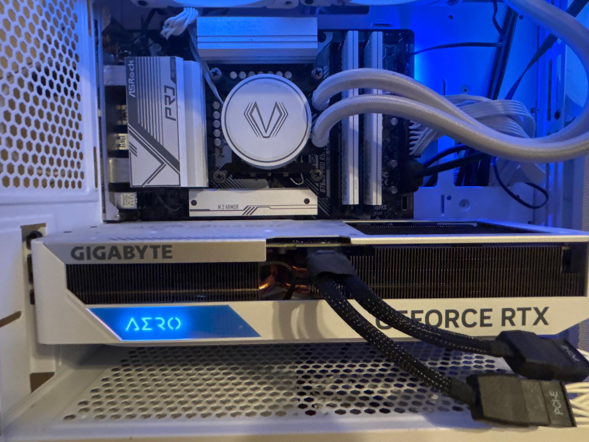 GIGABYTE AERO OC GeForce RTX 4070 Ti SUPER