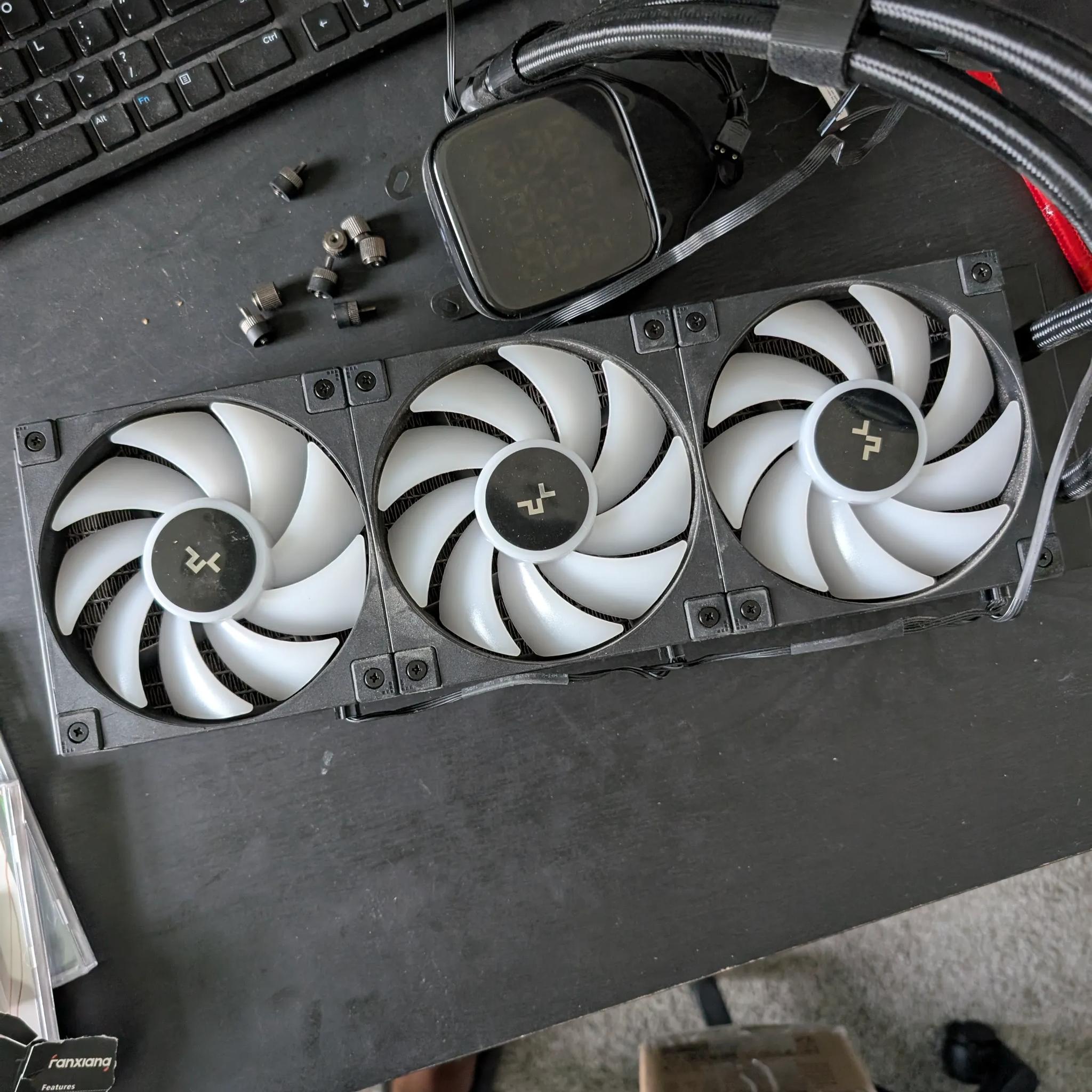 MSI B650 Tomahawk Wifi, Ryzen 7600x, 32gb DDR5 ram, dual 512gb GEN 3 SSDs and 360mm DEEPCOOL LD360