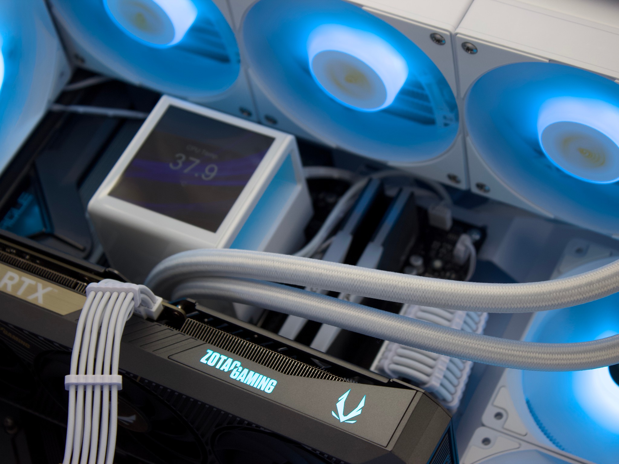 ❄️🧊💎 | Clean 1440P Gaming PC | RTX 5070 12GB, Ryzen 5 9600X, 32GB DDR5 RAM, 1TB NVMe SSD | ❄️🧊💎