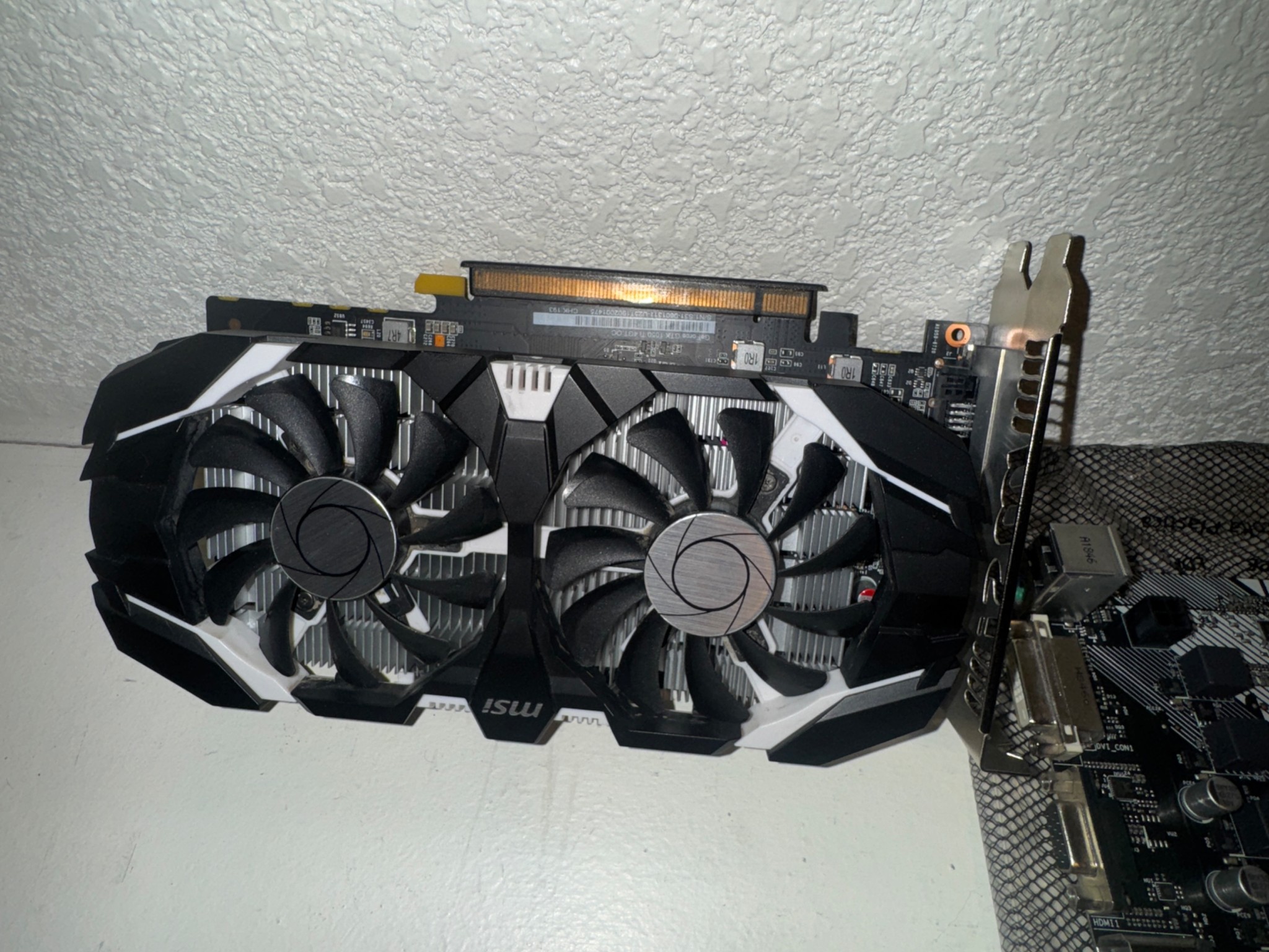 AsRock A320M-HDV, Ryzen 5 1600, MSI Nvidia GTX 1050ti 4GB, 8GB Ram