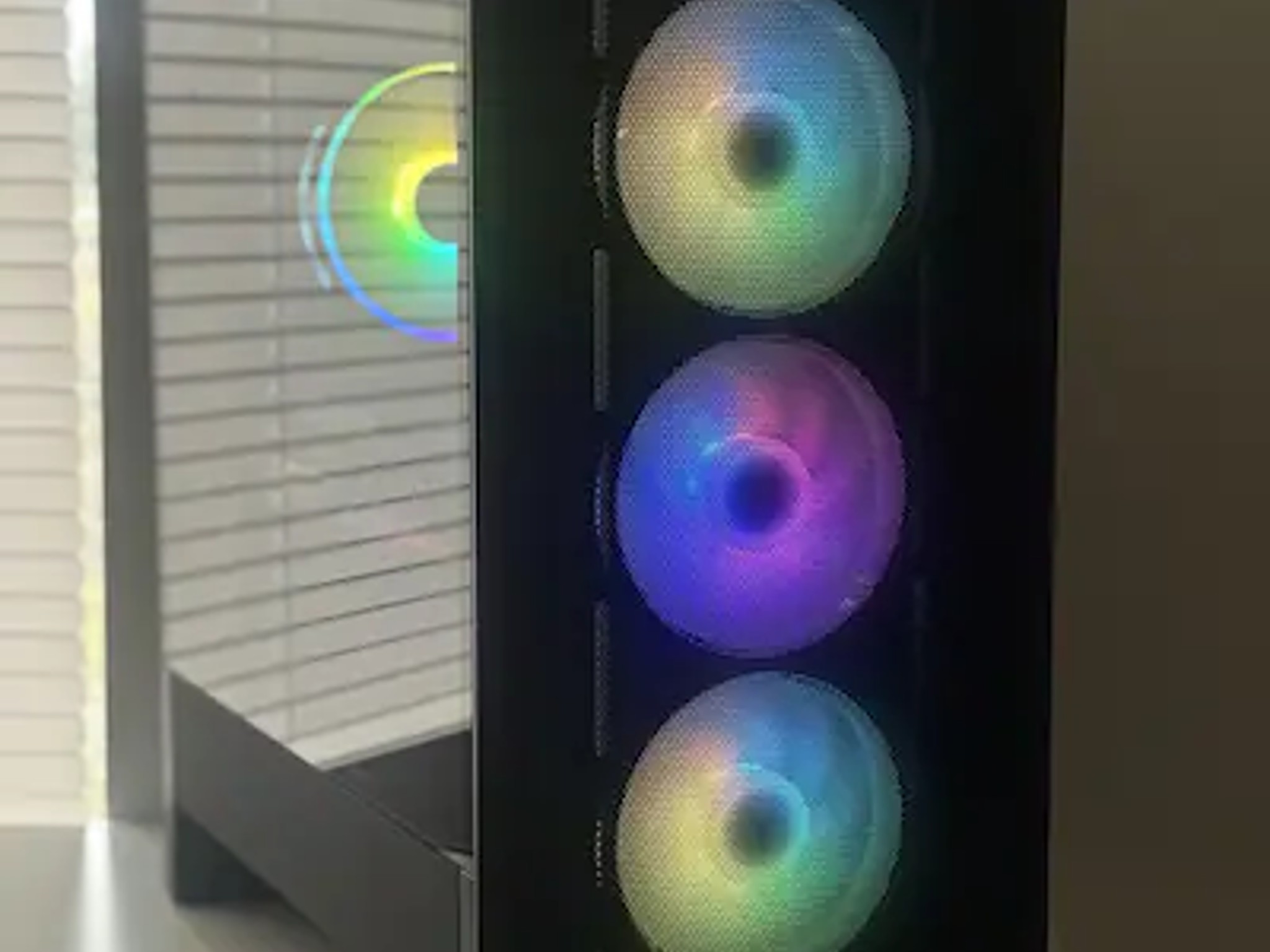 NZXT - H5 Flow RGB 2024 Compact ATX Mid-Tower Airflow PC Case - Black