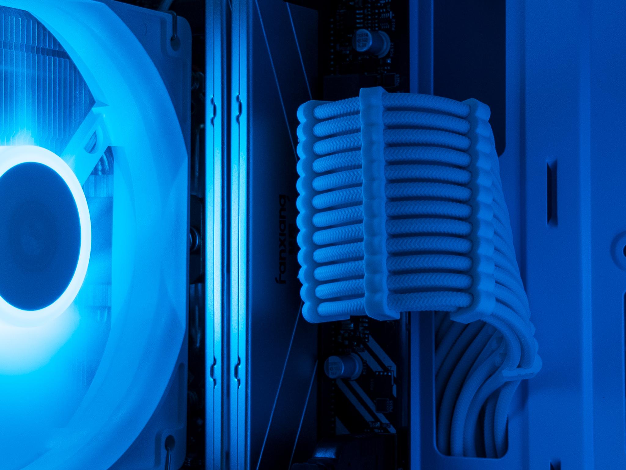 🤍🖤 RTX 4060 / Ryzen 5 5600 / 32GB Gaming PC 🖤🤍