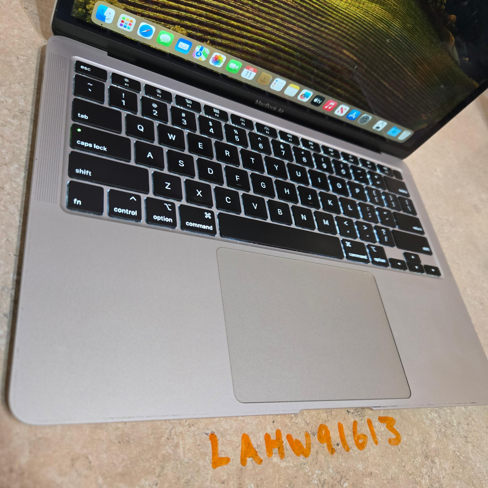 Apple Macbook Air 13 Inch Laptop - 2020 - intel i3 - 256GB SSD - Model A2179