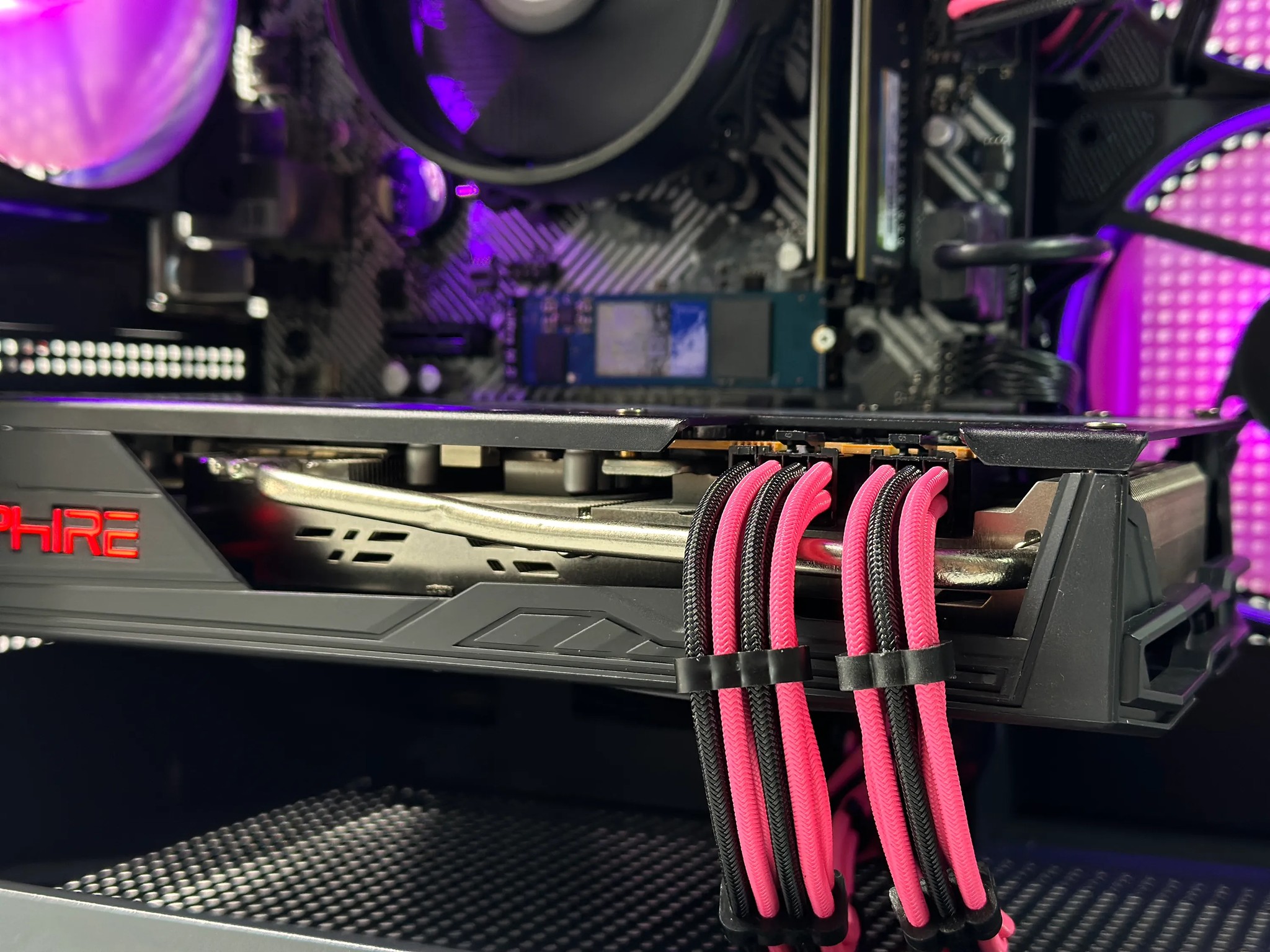 🩷🧁Buu🍧AMD RX 5700 XT 8GB 🍧AMD Ryzen 5 3500X 6 core🍧16GB DDR4🍧750GB SSD